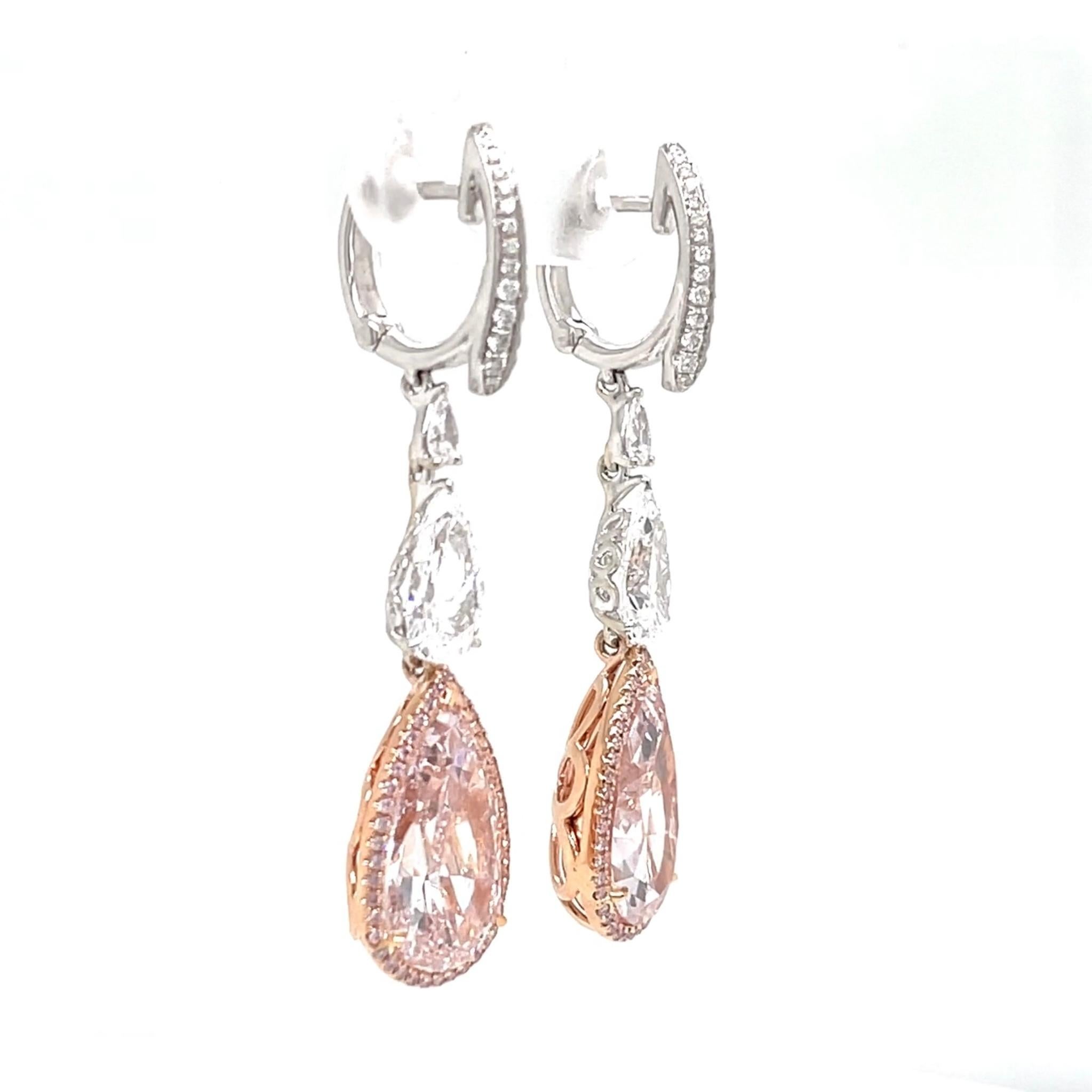 Contemporaneo Orecchini a goccia con diamante rosa chiaro naturale da 10 carati, certificati GIA in oro 18 carati in vendita