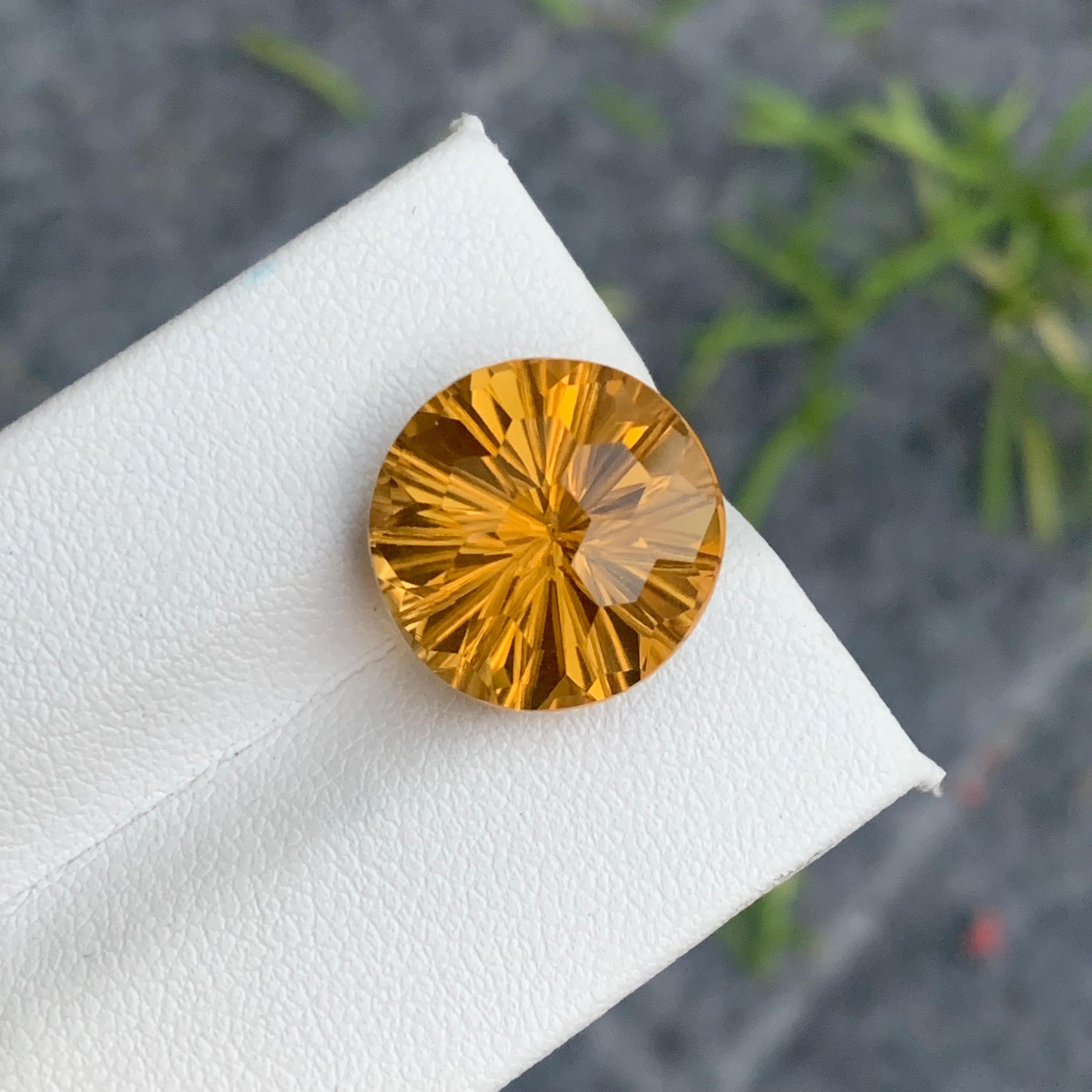 10 Carat Natural Loose Yellow Citrine Laser Round Cut from Brazil for Jewelry In New Condition For Sale In Peshawar, PK