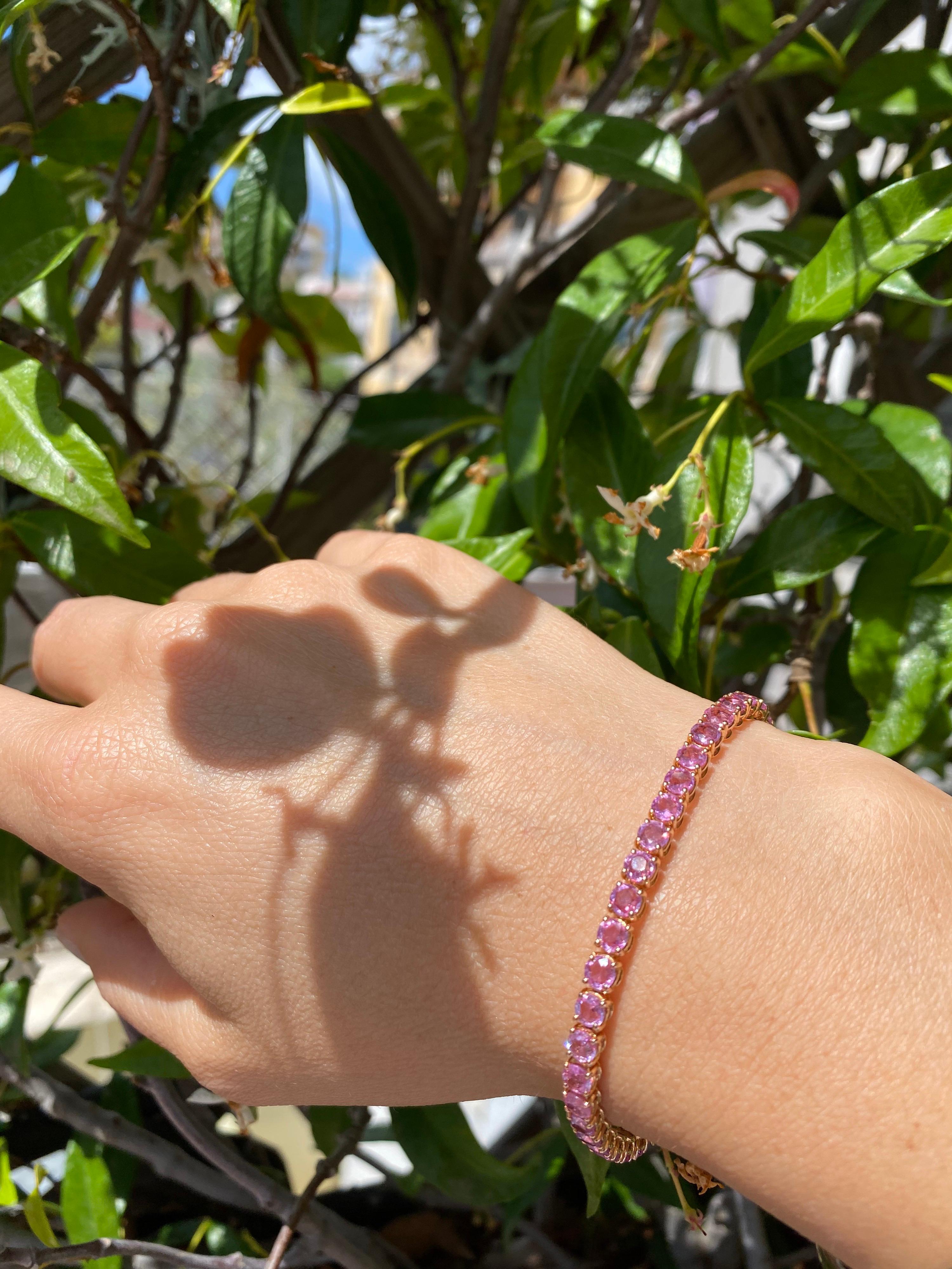 Bracelet tennis en or rose et saphir rose naturel de 10 carats en vente 4