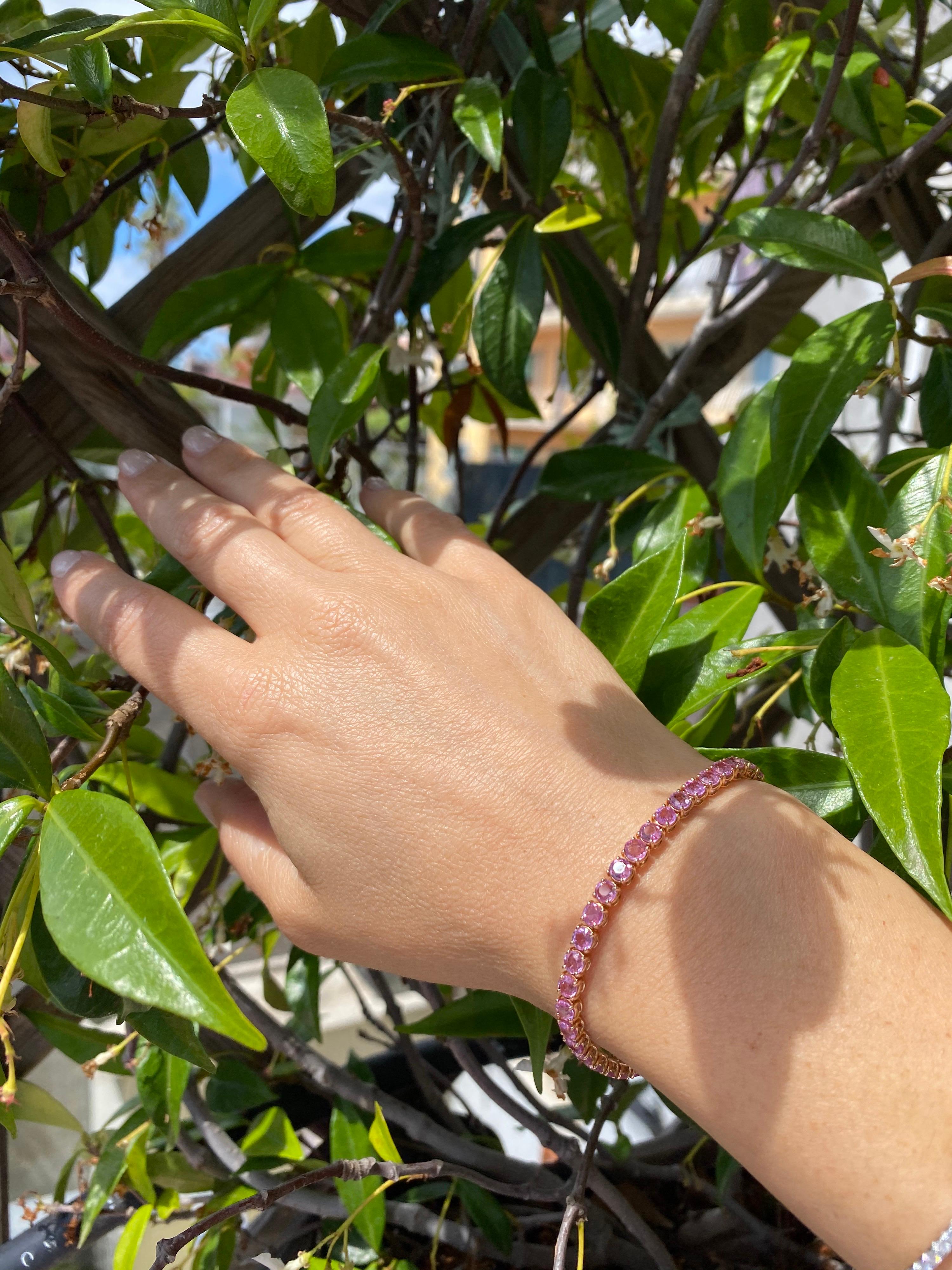 Bracelet tennis en or rose et saphir rose naturel de 10 carats en vente 9