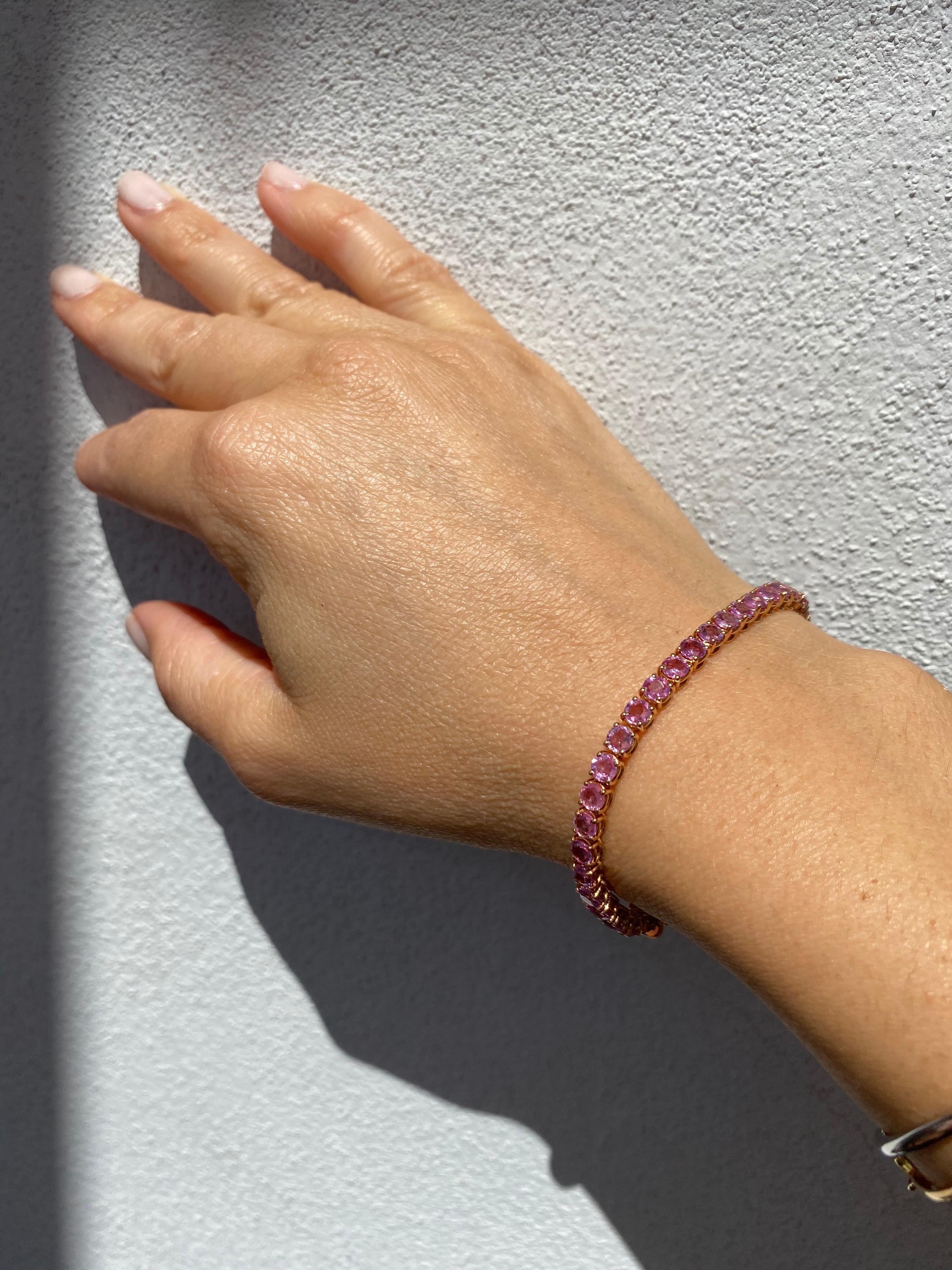 Bracelet tennis en or rose et saphir rose naturel de 10 carats en vente 2