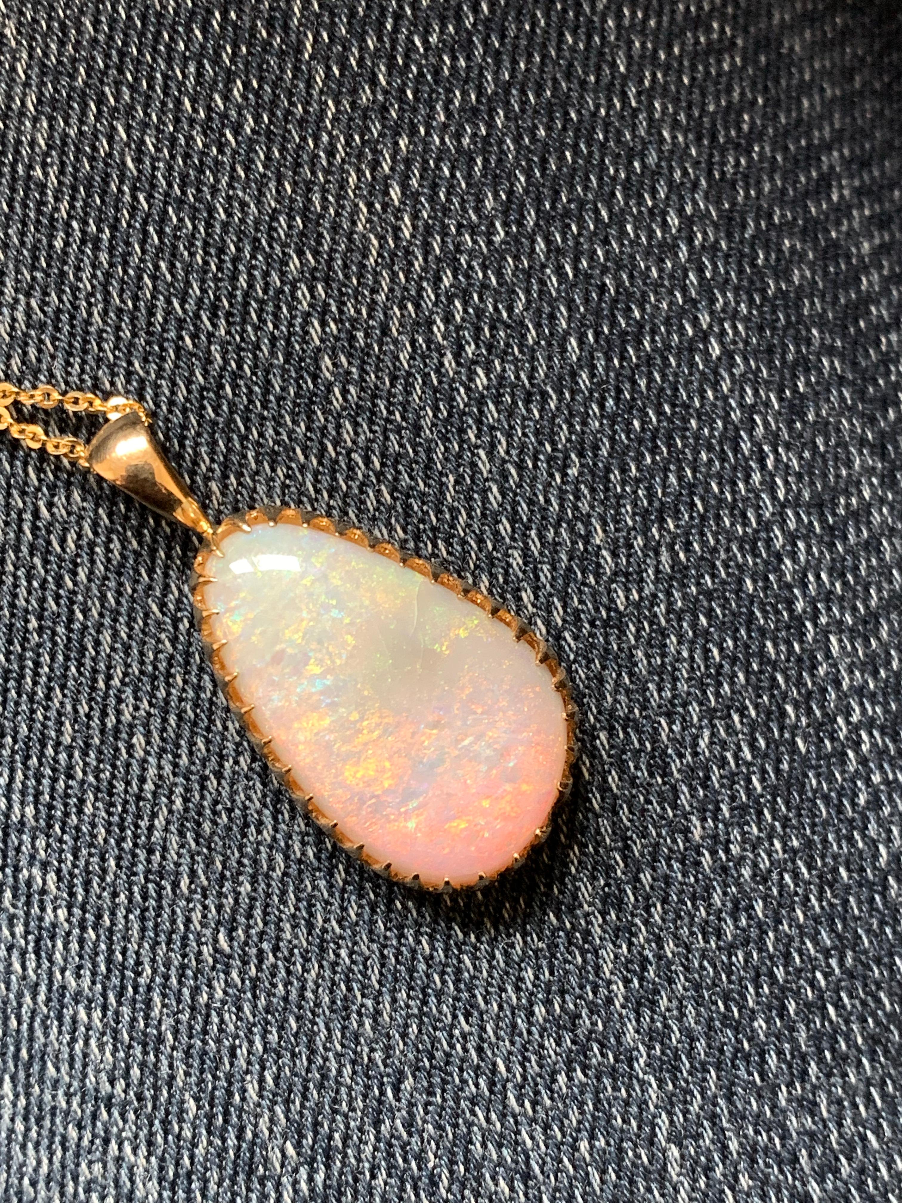 10 Carat Opal Pendant In New Condition In GREAT NECK, NY