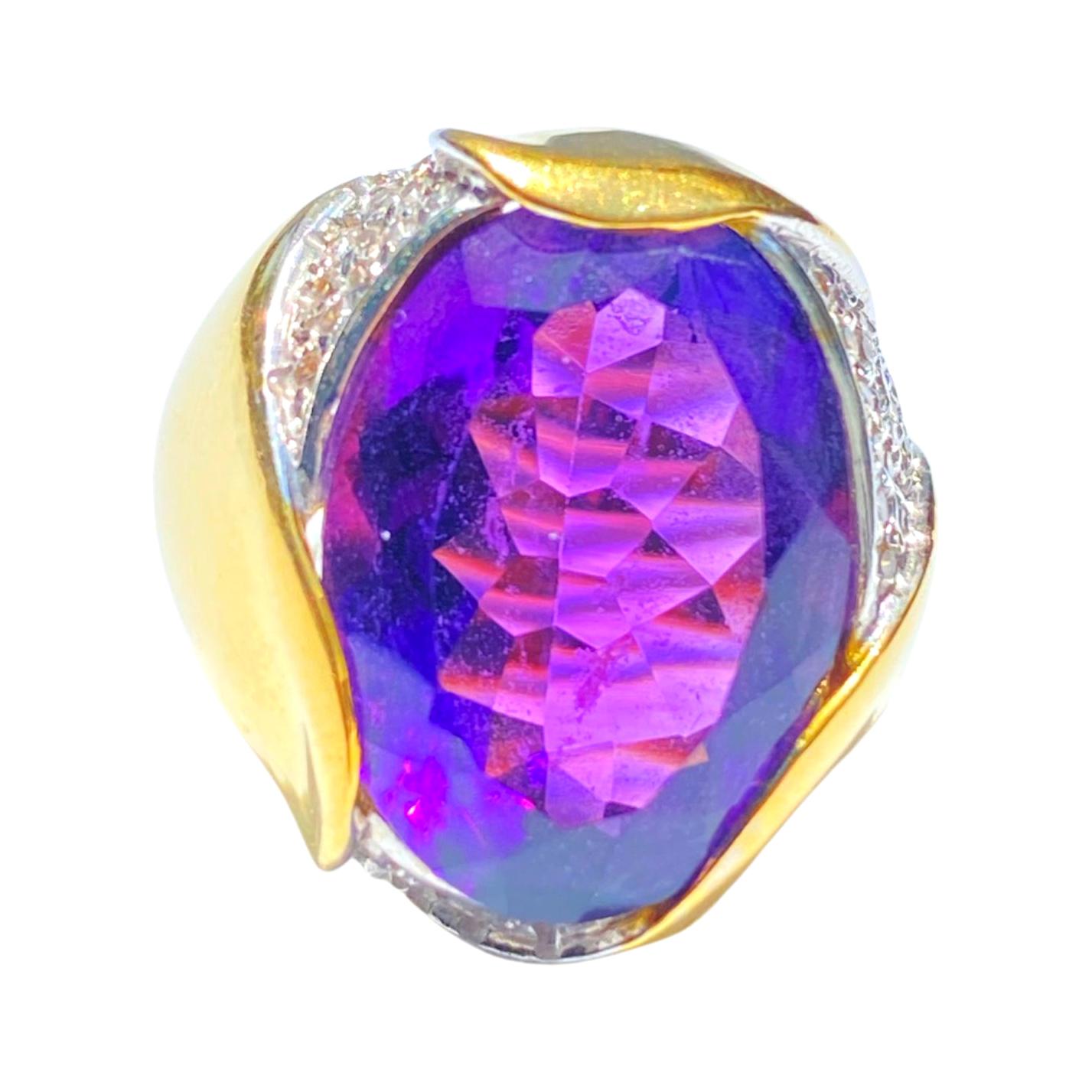 10 Carat Oval-Cut Amethyst and Diamond 18K Yellow Gold "Magie" Italian Ring For Sale