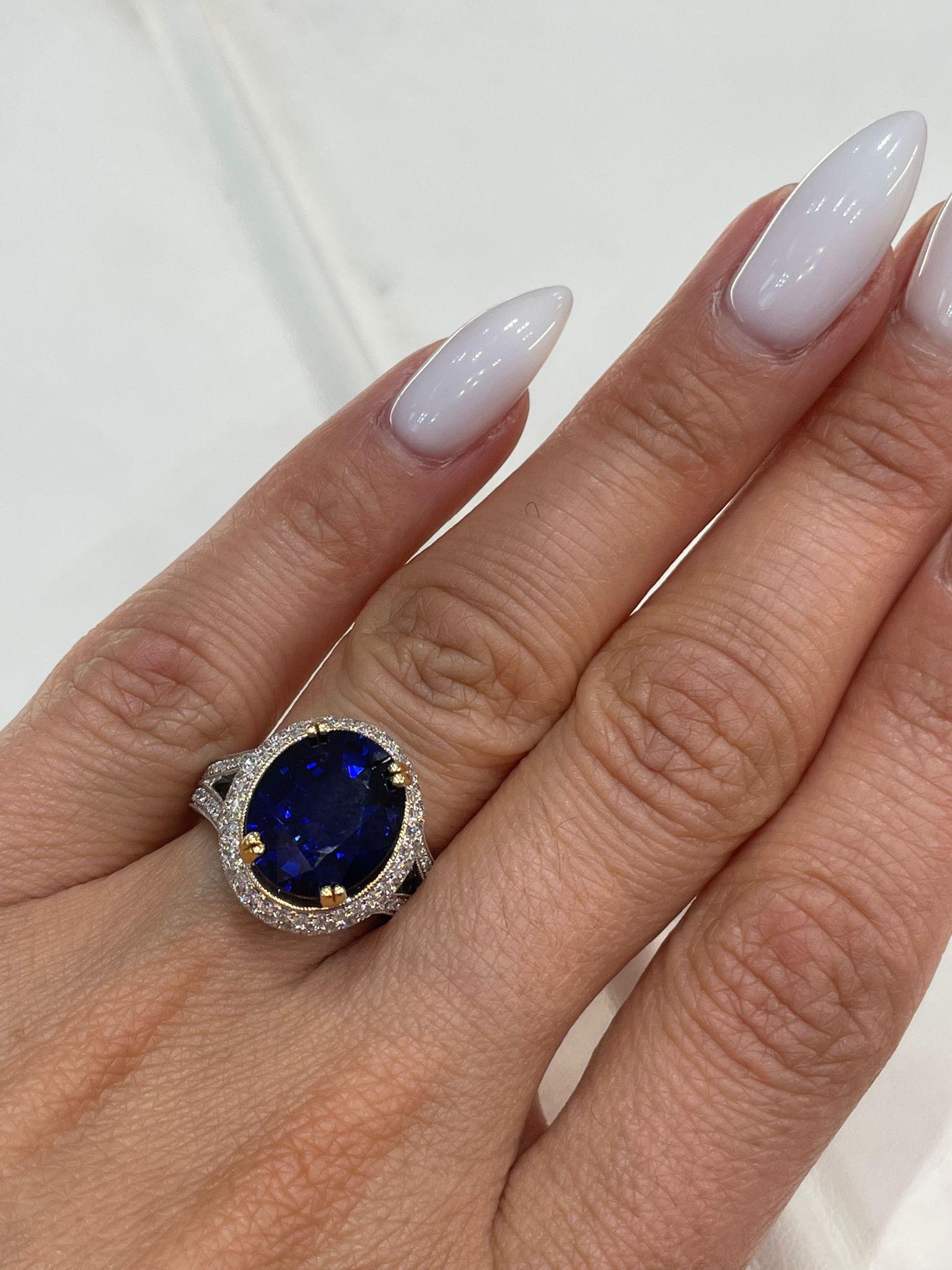 Bague en saphir bleu taille ovale de 10 carats certifiée Neuf - En vente à New York, NY