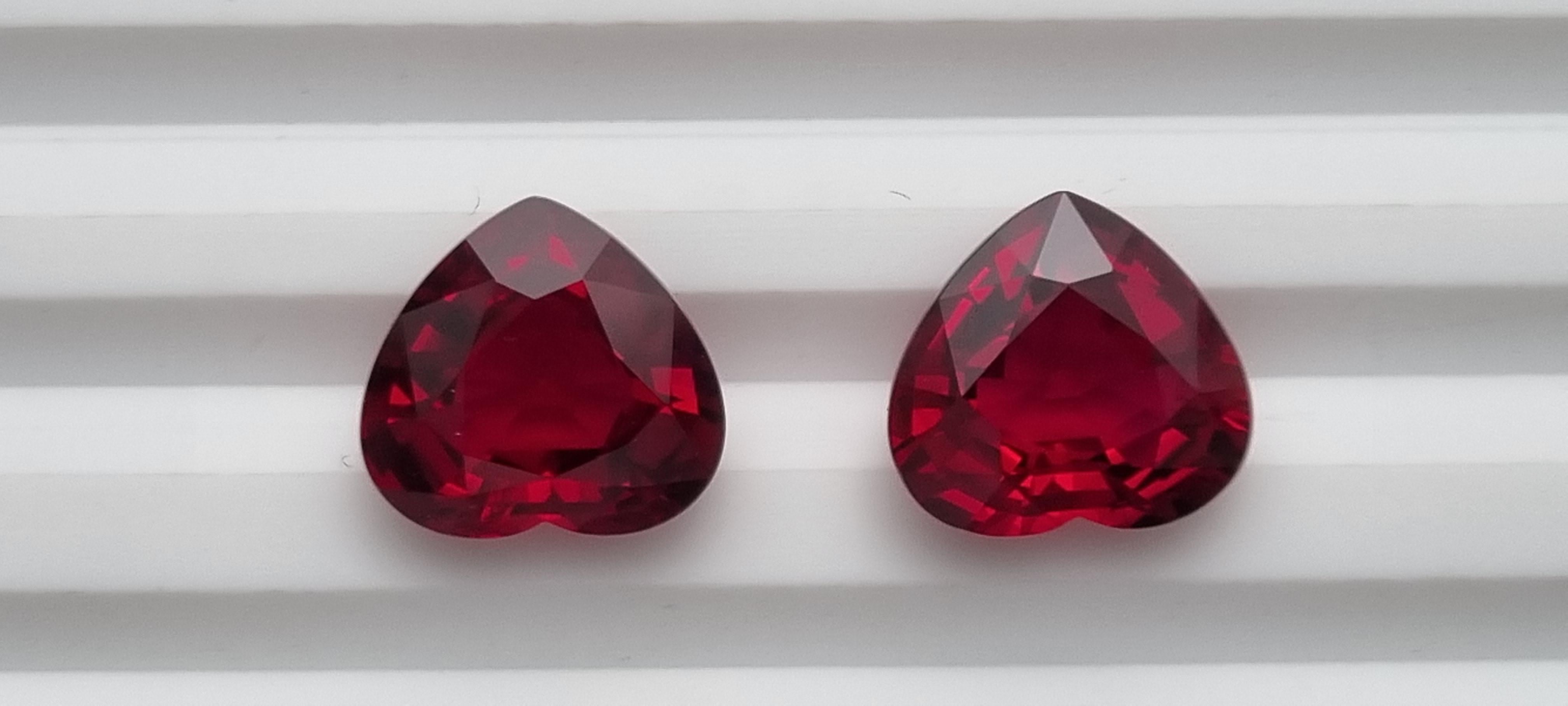 10 carat Pair of Heartshape Pigeons Blood Rubies In New Condition For Sale In London, GB