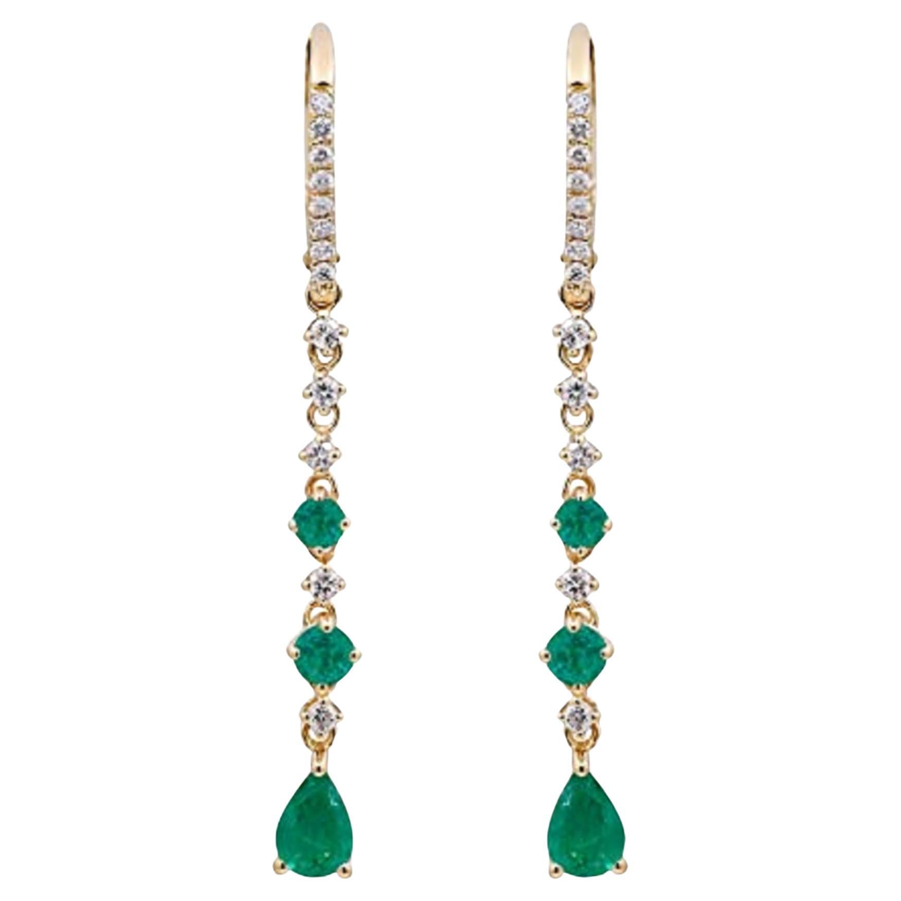 1.0 carat Pear, Round-Cut Emerald With Diamond Accents 14K Yellow Gold Earring. For Sale