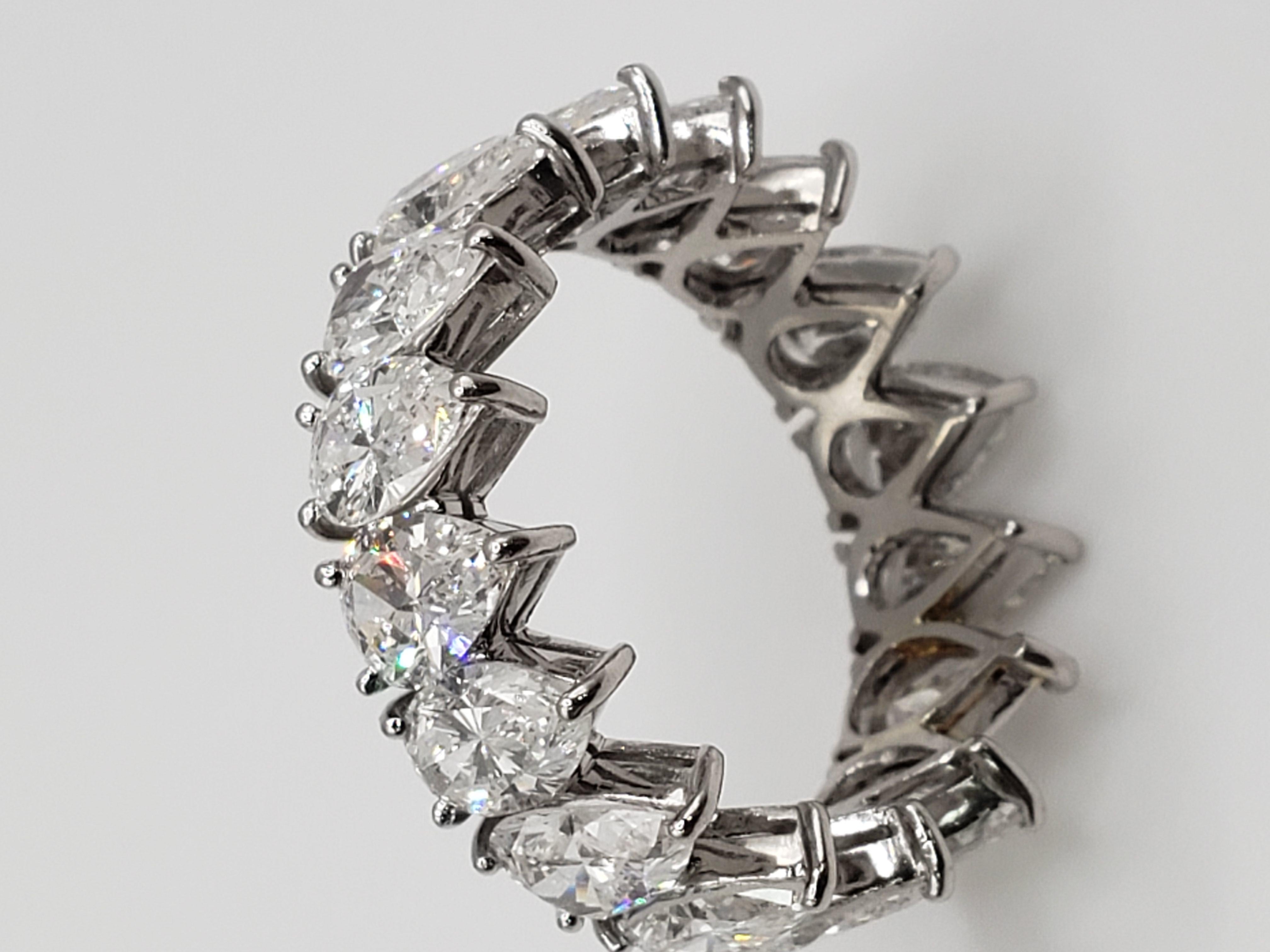10 Karat Platin Natürlicher Diamant Full Eternity-Ring  (Retro) im Angebot