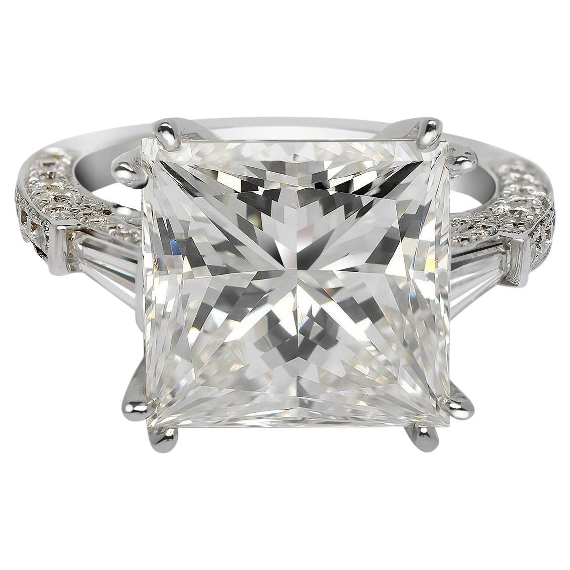 Bague de fiançailles en diamant taille princesse de 10 carats certifié GIA J VS2