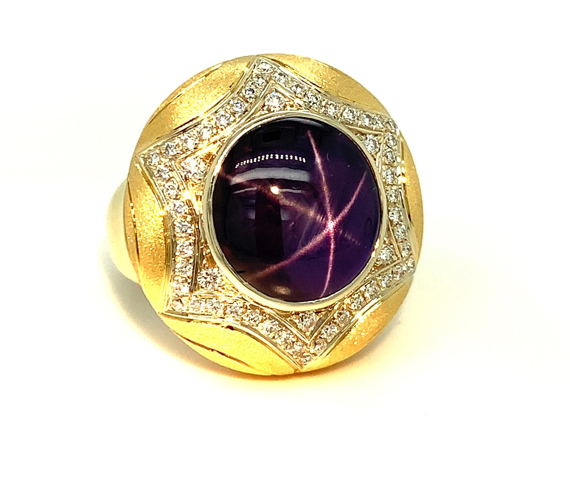 10 Carat Purple Star Sapphire and Diamond Pave in 18k Yellow Gold Handmade Ring For Sale 2