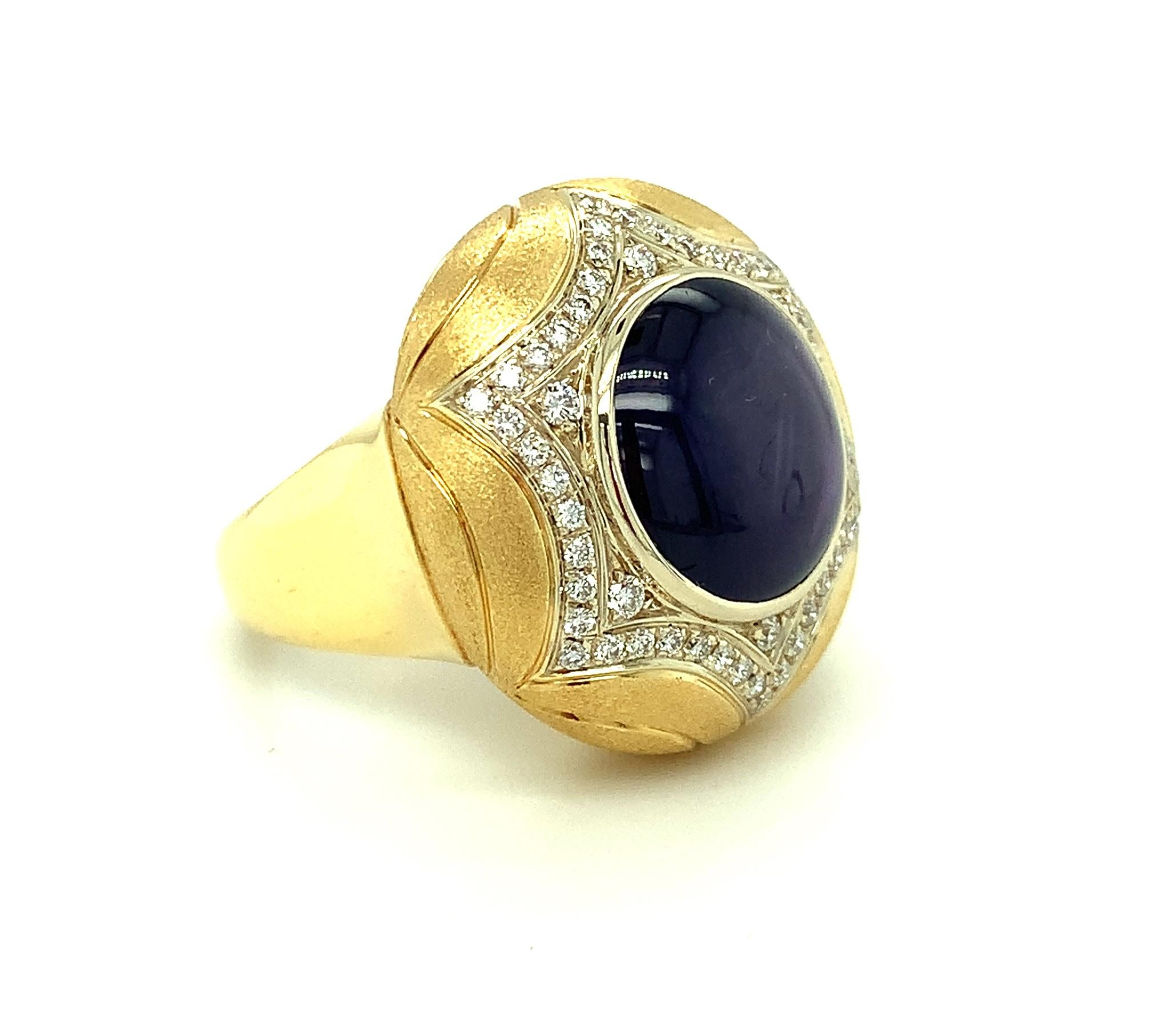 Artisan 10 Carat Purple Star Sapphire and Diamond Pave in 18k Yellow Gold Handmade Ring For Sale