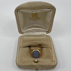10 Carat Rare Vintage Van Cleef & Arpels Blue Sapphire 18k Gold Dome Signet Ring