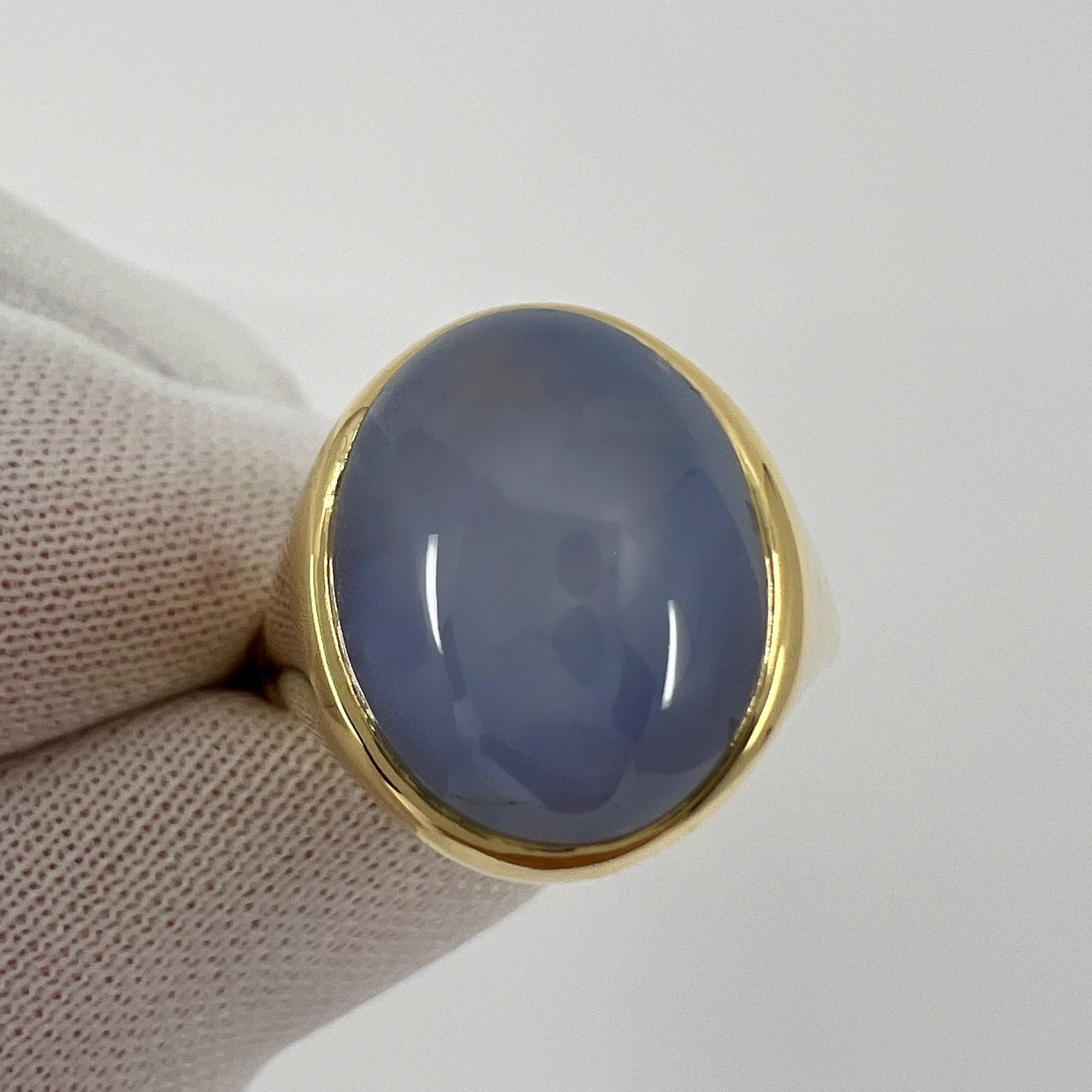 10 Carat Rare Vintage Van Cleef & Arpels Blue Sapphire 18k Gold Dome Signet Ring For Sale 2