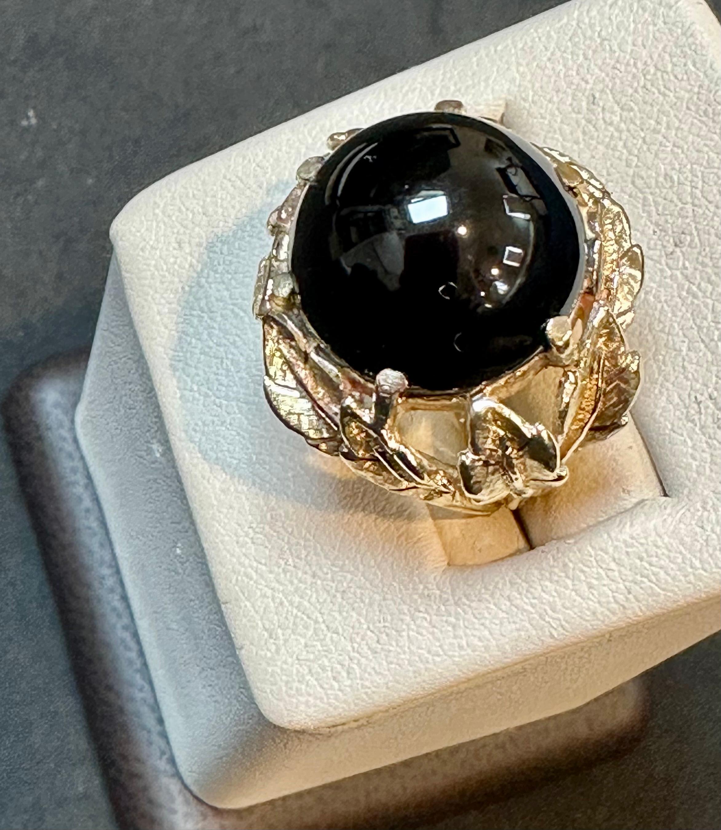 10 Carat Round Black Onyx Unisex Ring 14 Karat Yellow Gold Size 5.75 For Sale 1