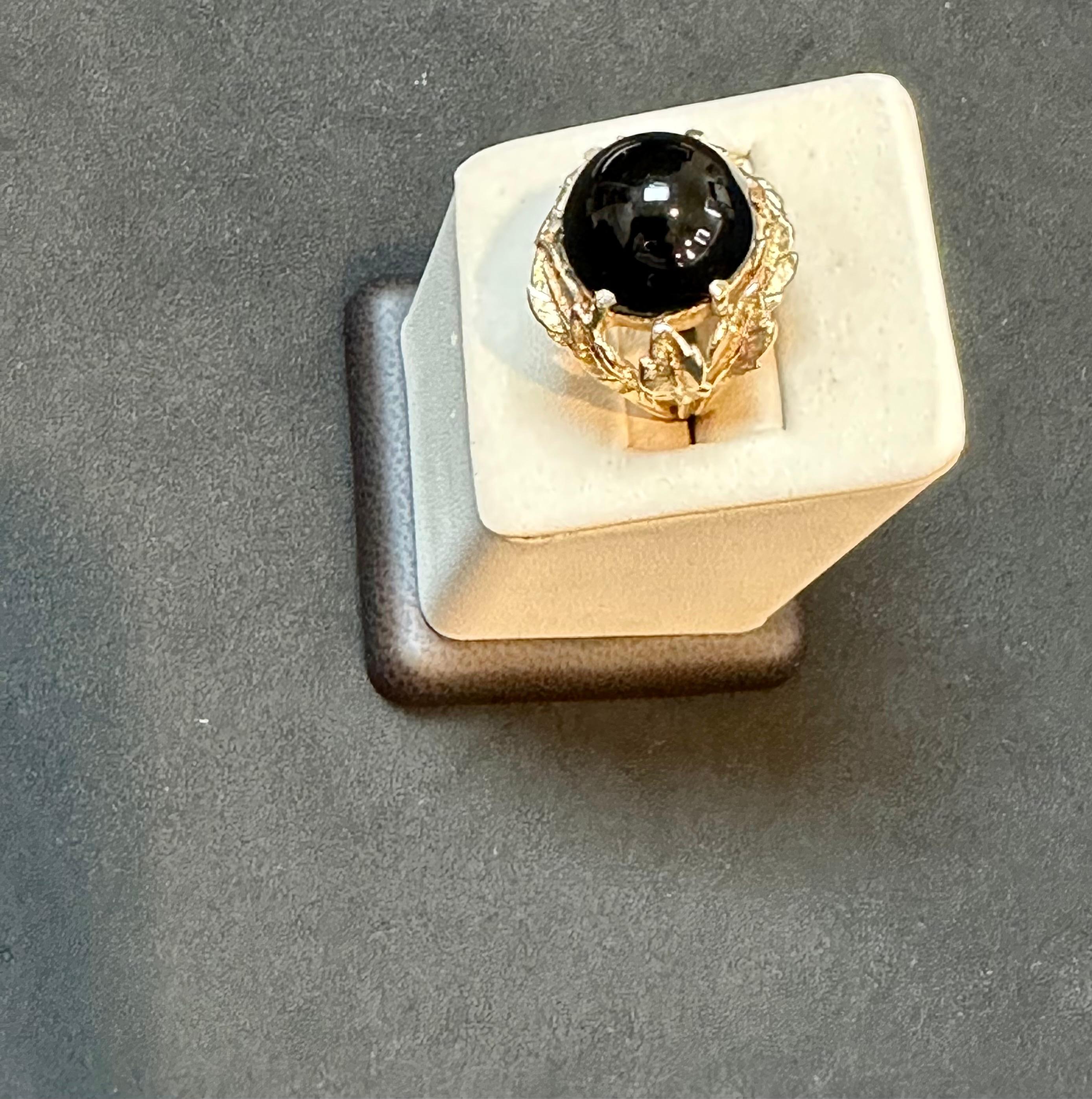 10 Carat Round Black Onyx Unisex Ring 14 Karat Yellow Gold Size 5.75 For Sale 4
