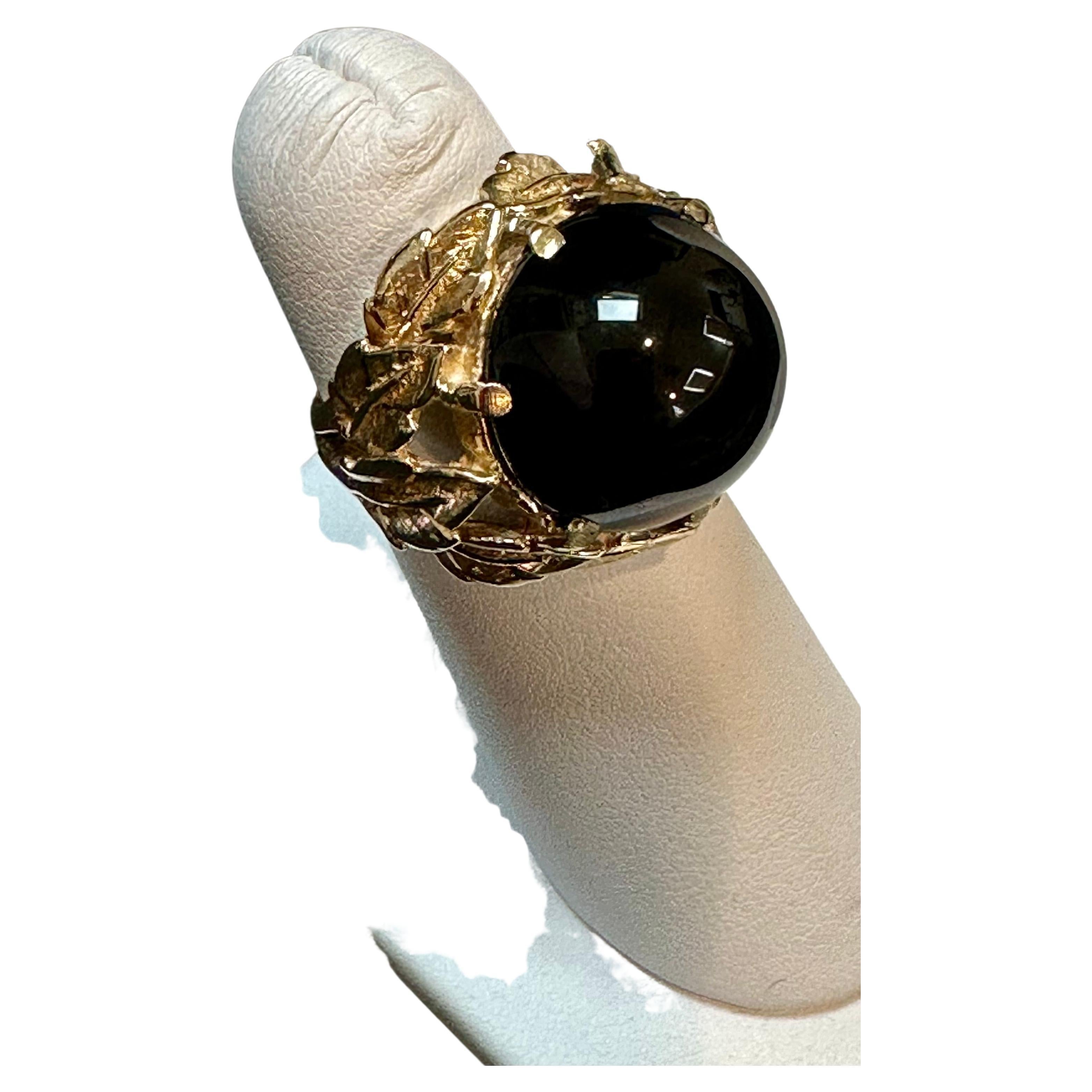 10 Carat Round Black Onyx Unisex Ring 14 Karat Yellow Gold Size 5.75 For Sale