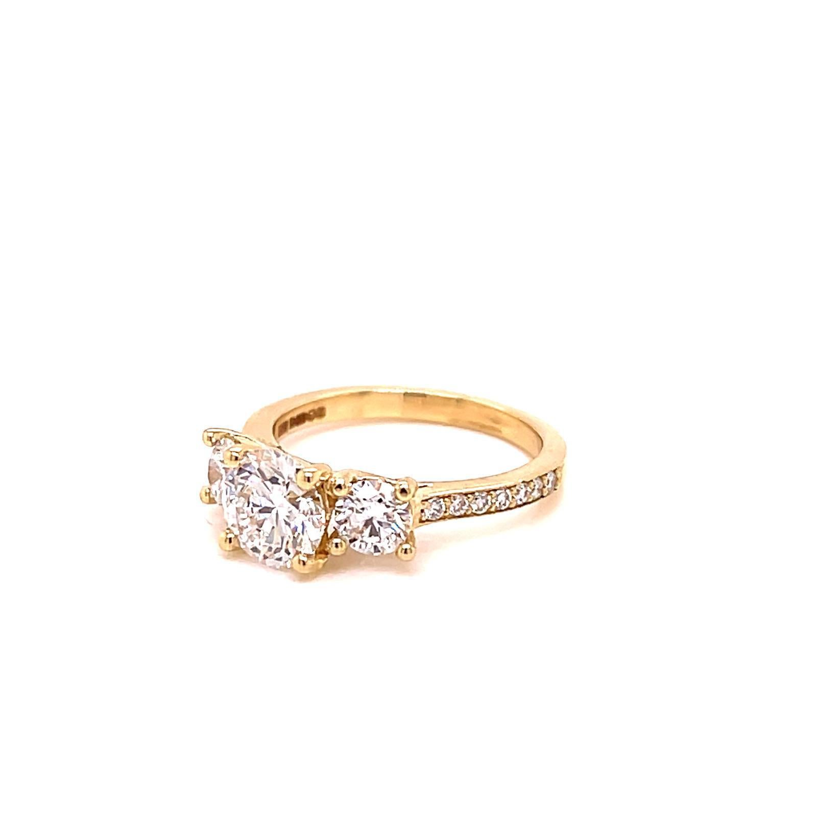 Taglio rotondo Anello con diamante tondo brillante da 1,0 carati in oro giallo 18 carati in vendita
