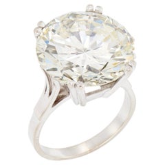 10 Carat Round Brilliant Statement Brilliant White VS  Gold Diamond Ring