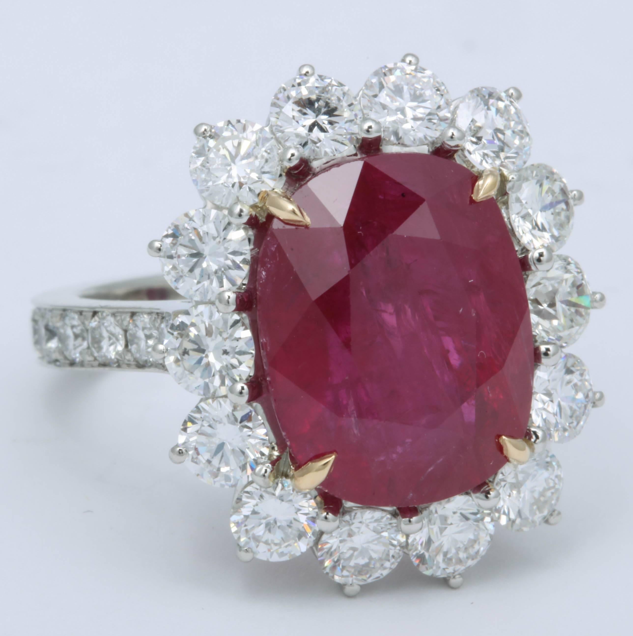 10 Carat Ruby and Diamond Cocktail Ring In New Condition For Sale In New York, NY