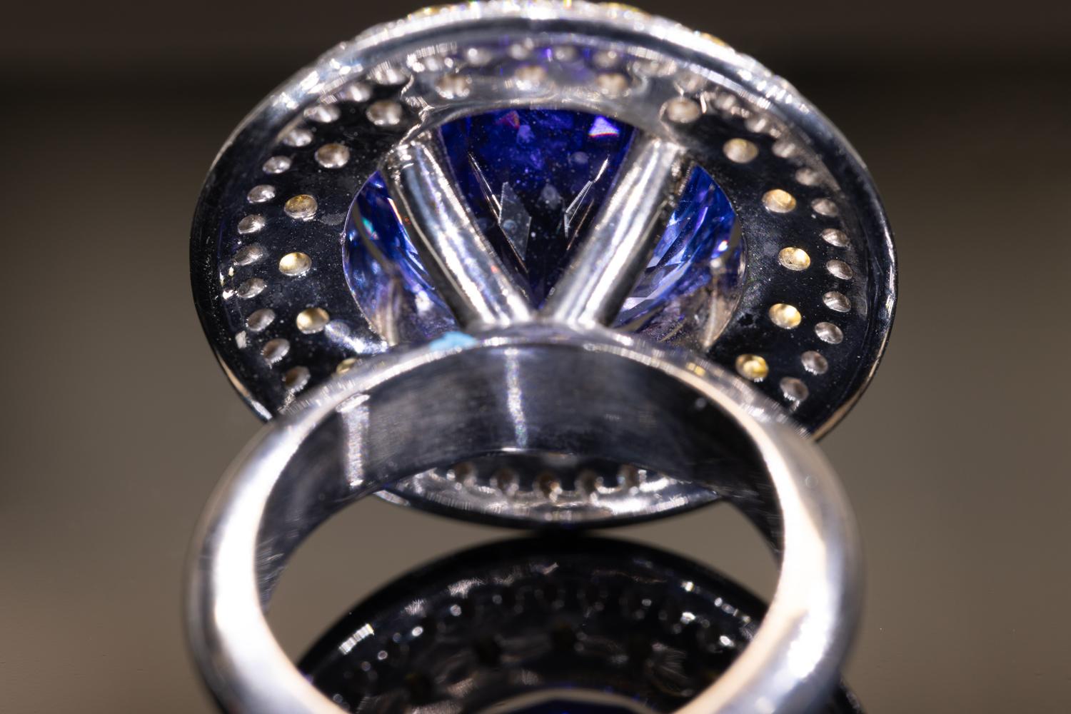 10 Carat Tanzanite Cocktail Ring in 18K WG with Yellow Sapphires & Diamond Halo For Sale 5