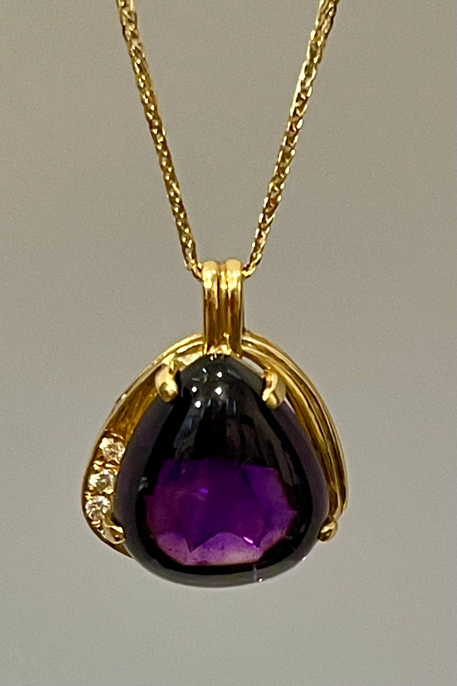 10 Carat Tear Drop Amethyst and Diamonds Pendent Necklace 18 Karat Yellow Gold For Sale 1