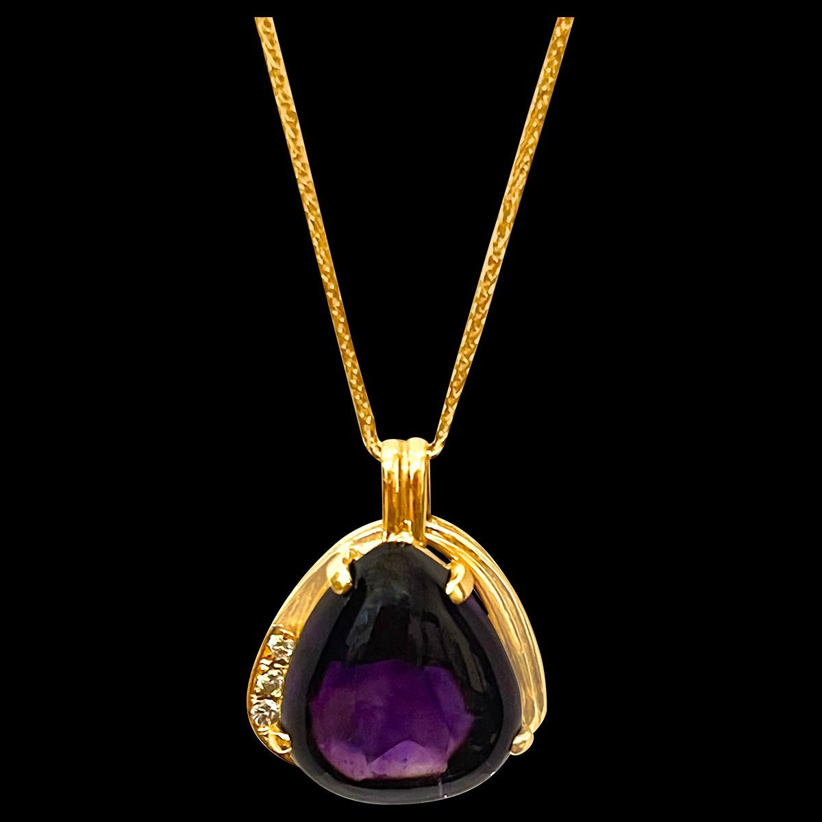Pear Cut 10 Carat Tear Drop Amethyst and Diamonds Pendent Necklace 18 Karat Yellow Gold For Sale