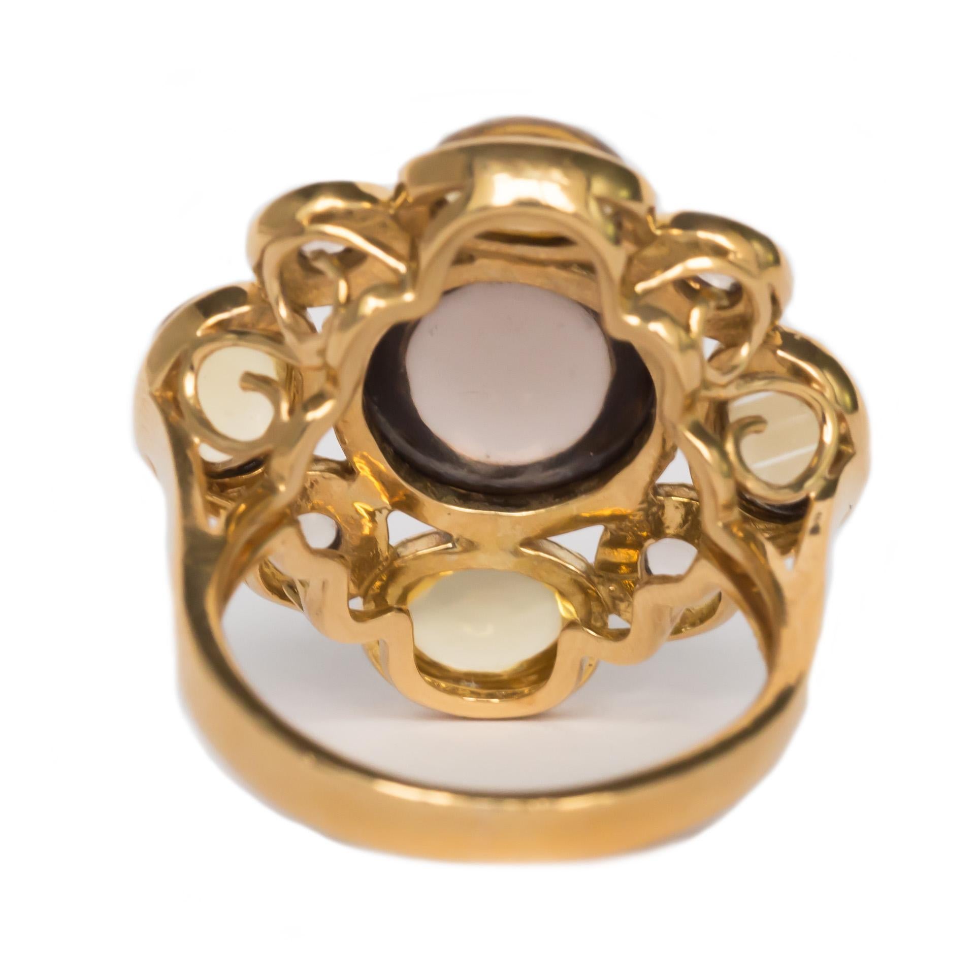 10 Carat Total Weight Quartz Yellow Gold Ring In Good Condition For Sale In Atlanta, GA