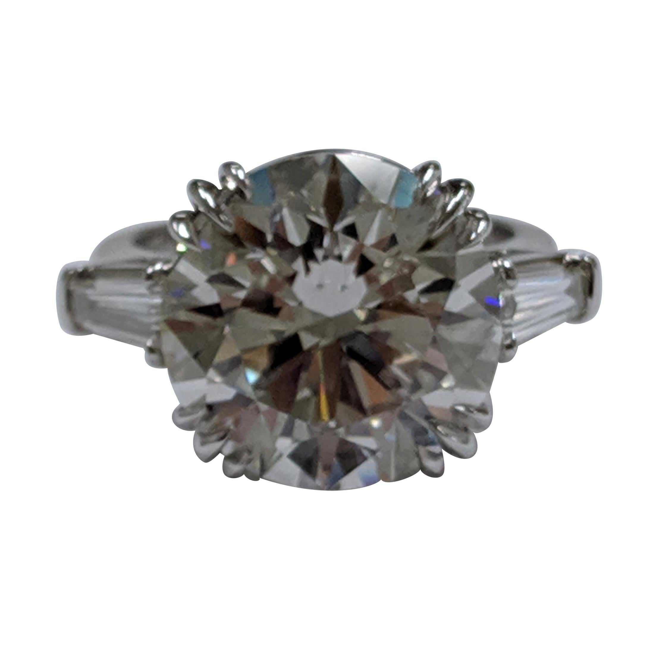 10 Carat Triple Excellent Round Brilliant Diamond Ring Set in Platinum, GIA For Sale