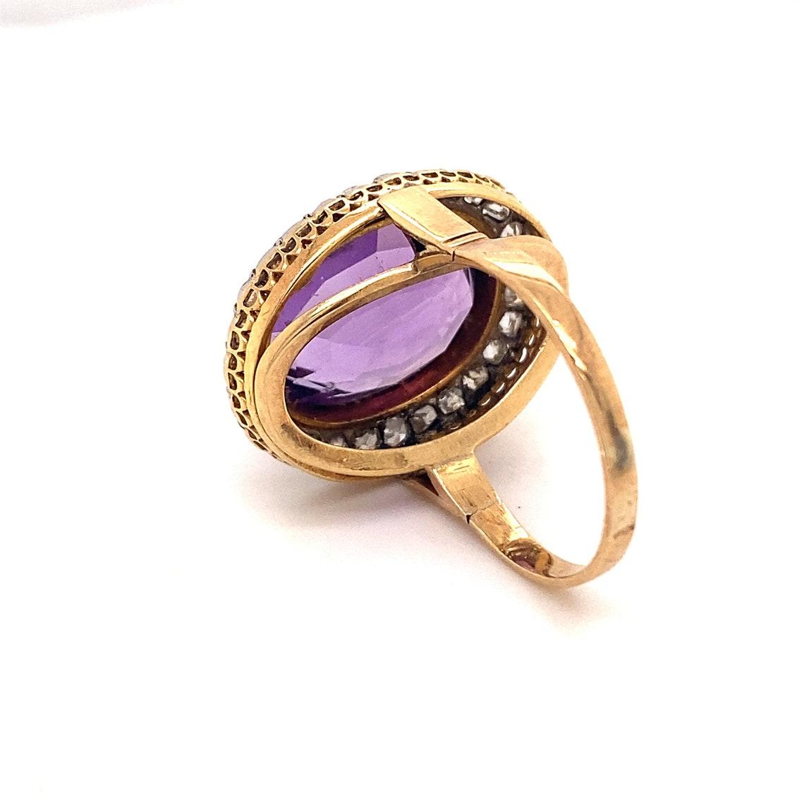 10 Carat Vintage Amethyst Diamond Ring 18 Karat Yellow Gold In Excellent Condition For Sale In Barnsley, GB