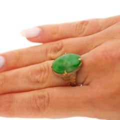 10 Carat Vintage Natural Jadeite Jade in Carved 18K Gold Oval Ring
