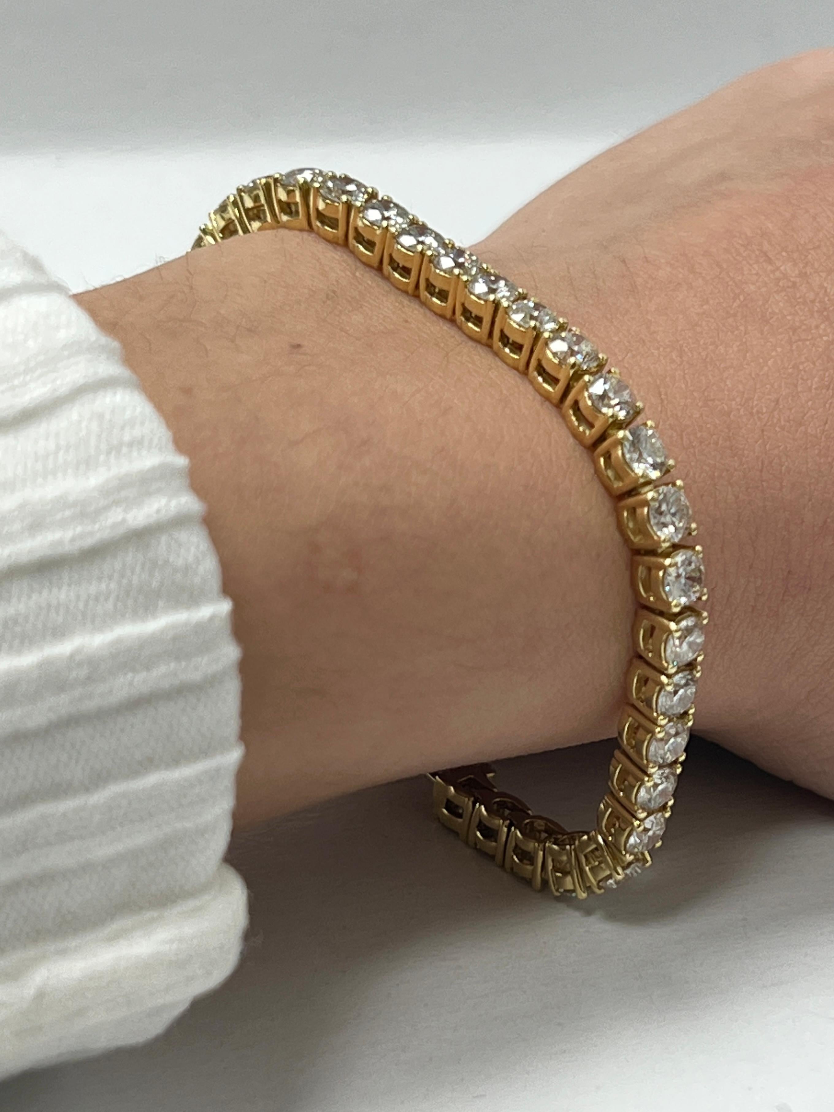 Taille ronde Bracelet en or jaune et diamants de 10 carats en vente