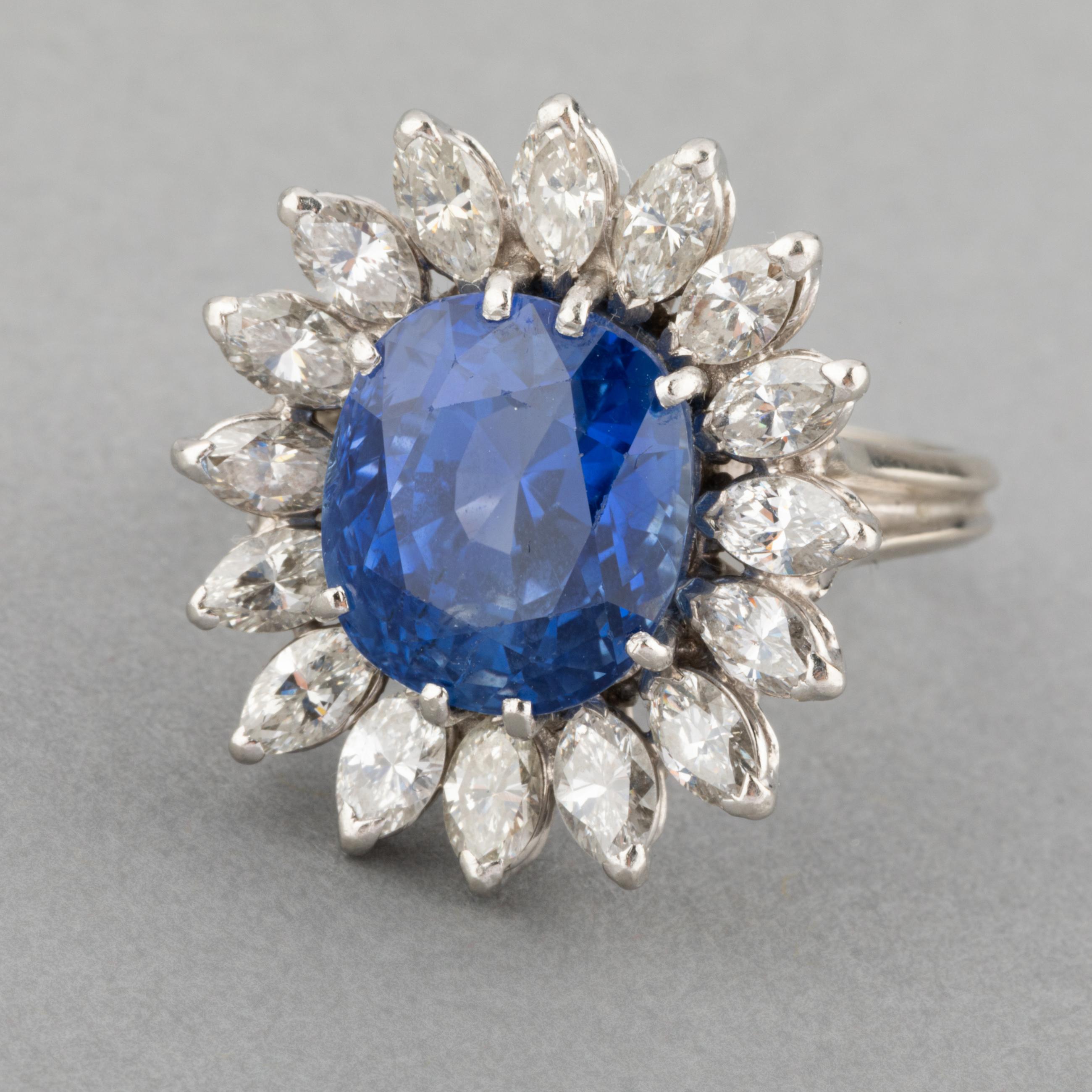 Women's 10 Carats Ceylan Sapphire and Diamonds Vintage Ring For Sale