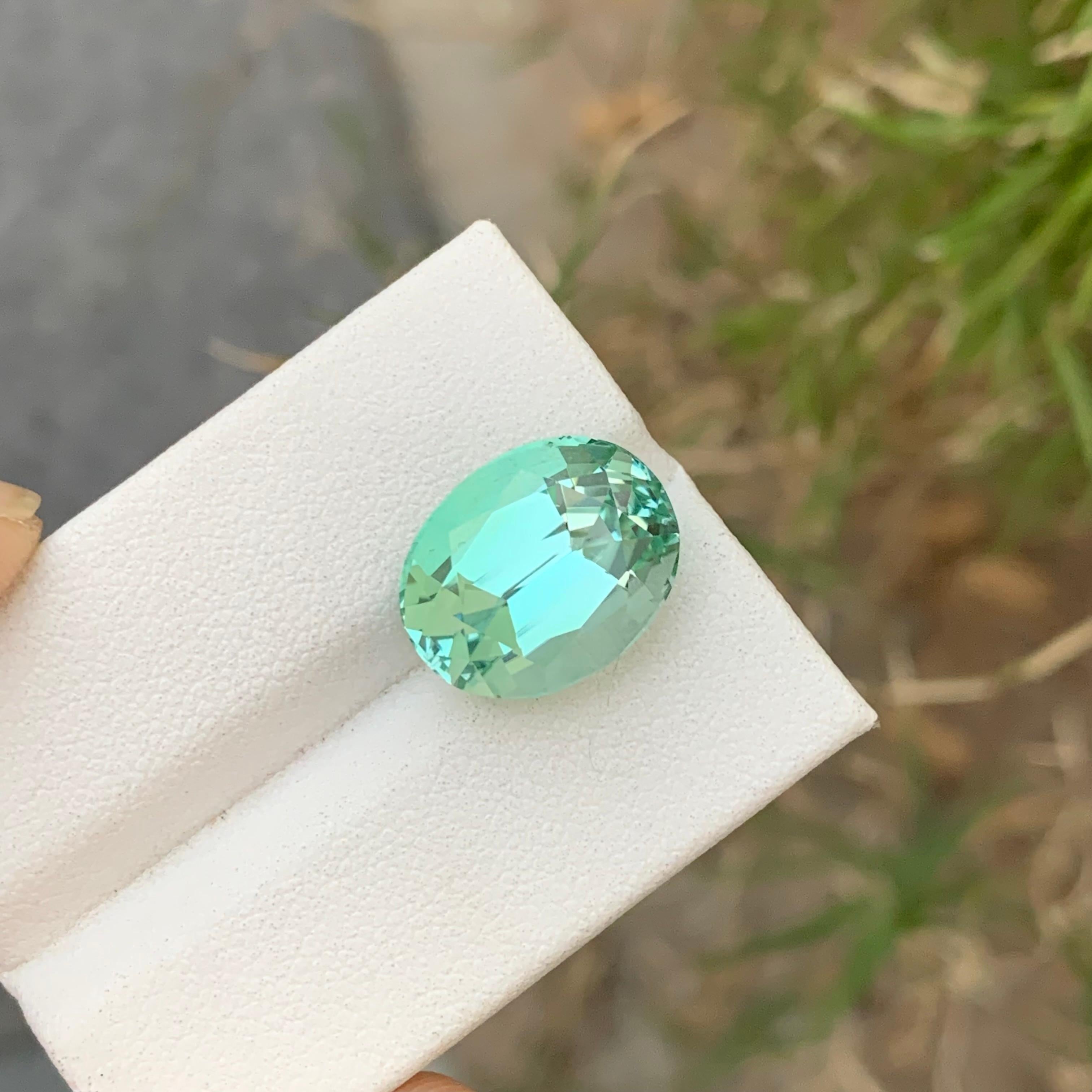 10 Carats Loupe Clean Loose Green Sea foam Toumaline Ring Gemstone For Sale 1