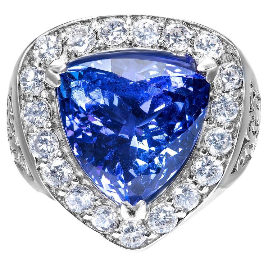 10 Carats Trilliant Cut Tanzanite Ring Certified B AAA  For Sale