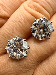 Orecchini a bottone con diamanti "Tulip" da 10 carati, in oro 18 carati