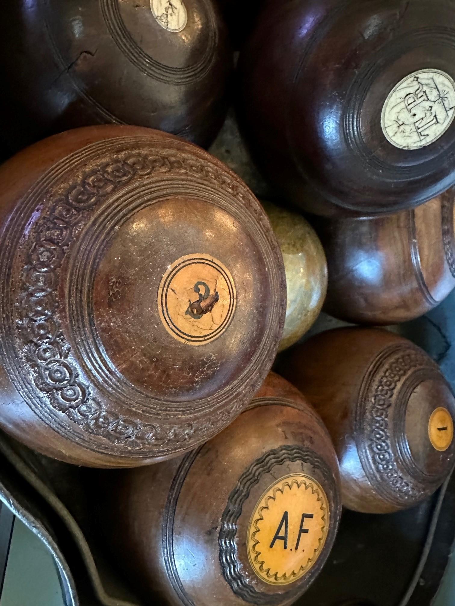 10 Alfombras de Bolos sobre Hierba Bolas de Madera y Piedra Talladas a Mano Idea de Regalo de Oficina Antiguo en venta 14