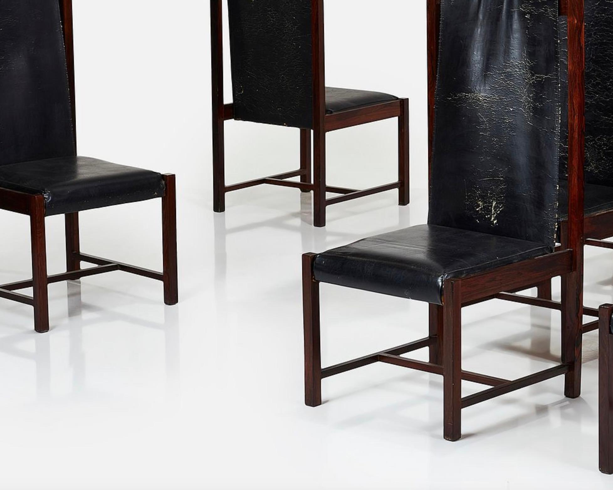 Celina Decorações High Back Dining Chairs epitomize refined elegance and luxurious comfort. Crafted with meticulous attention to detail, these chairs boast a regal stature with their tall backs. Perfect for formal dining settings or as accent