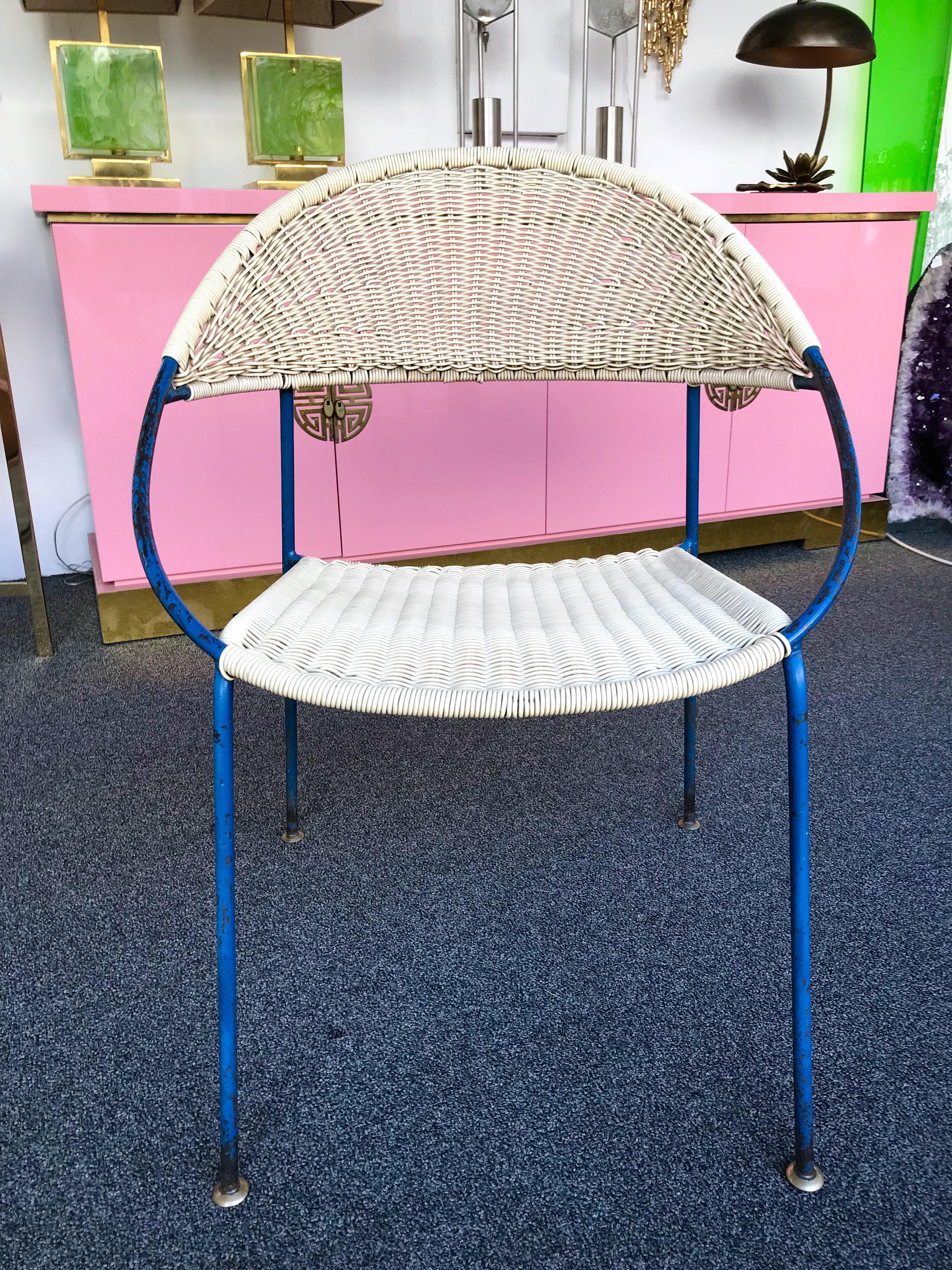 chaise dinning bridge ou petits fauteuils modèle DU41 par le designer Gastone Rinaldi pour l'éditeur RIMA en 1956. Laqué bleu, peinture originale, belle patine, pieds en laiton. Chaise référencée dans le livre Repertorio del design Italiano