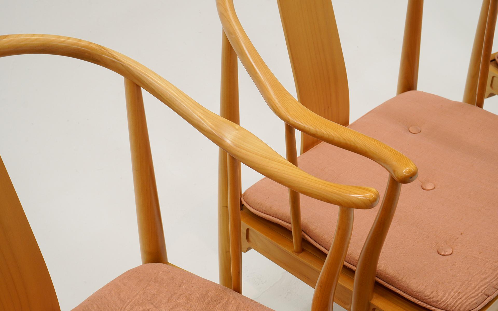 10 chaises de salle à manger chinoises de Hans Wagner. Production de 1982. Très peu utilisé. Signé. Bon état - En vente à Kansas City, MO