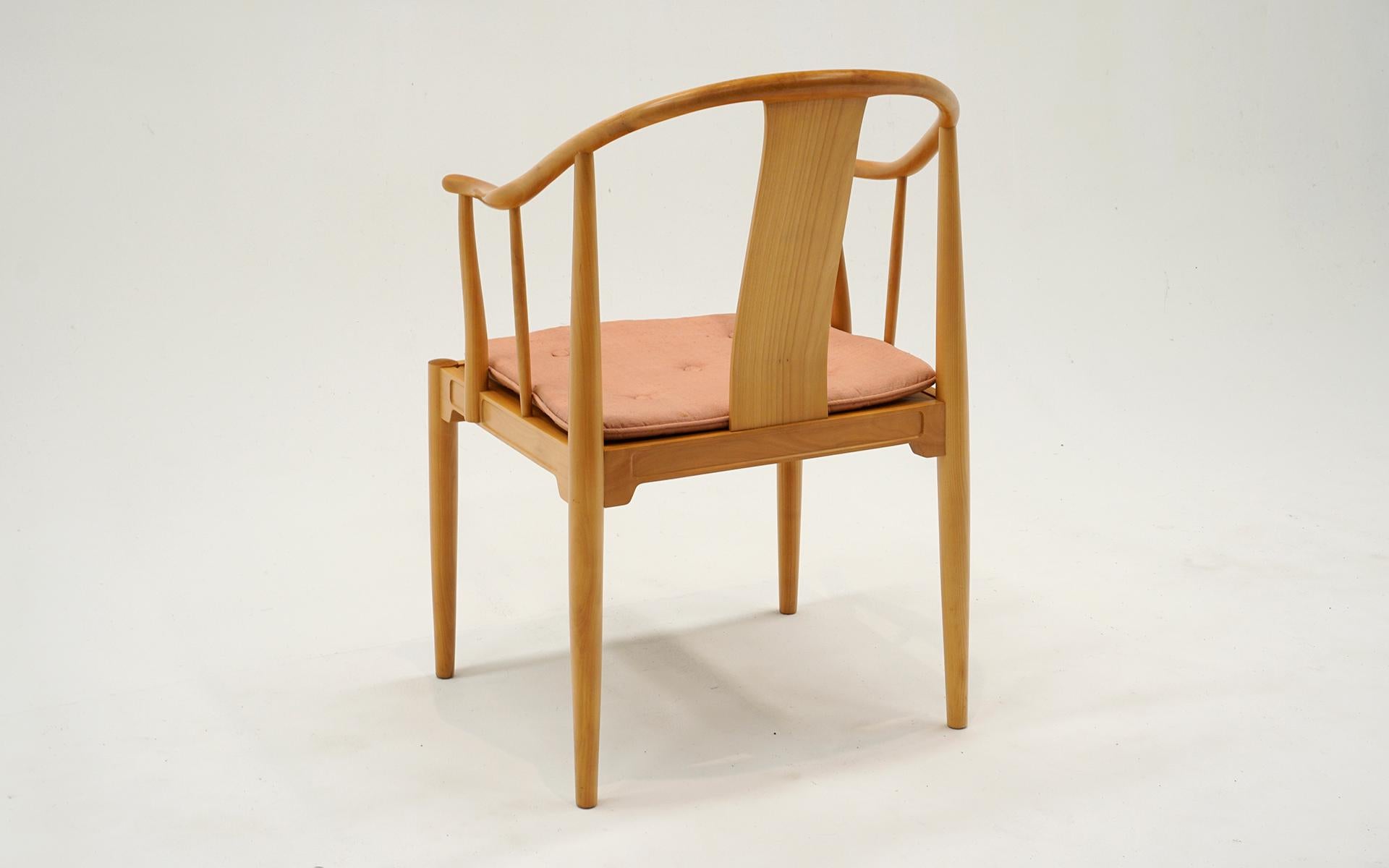 10 chaises de salle à manger chinoises de Hans Wagner. Production de 1982. Très peu utilisé. Signé. en vente 1
