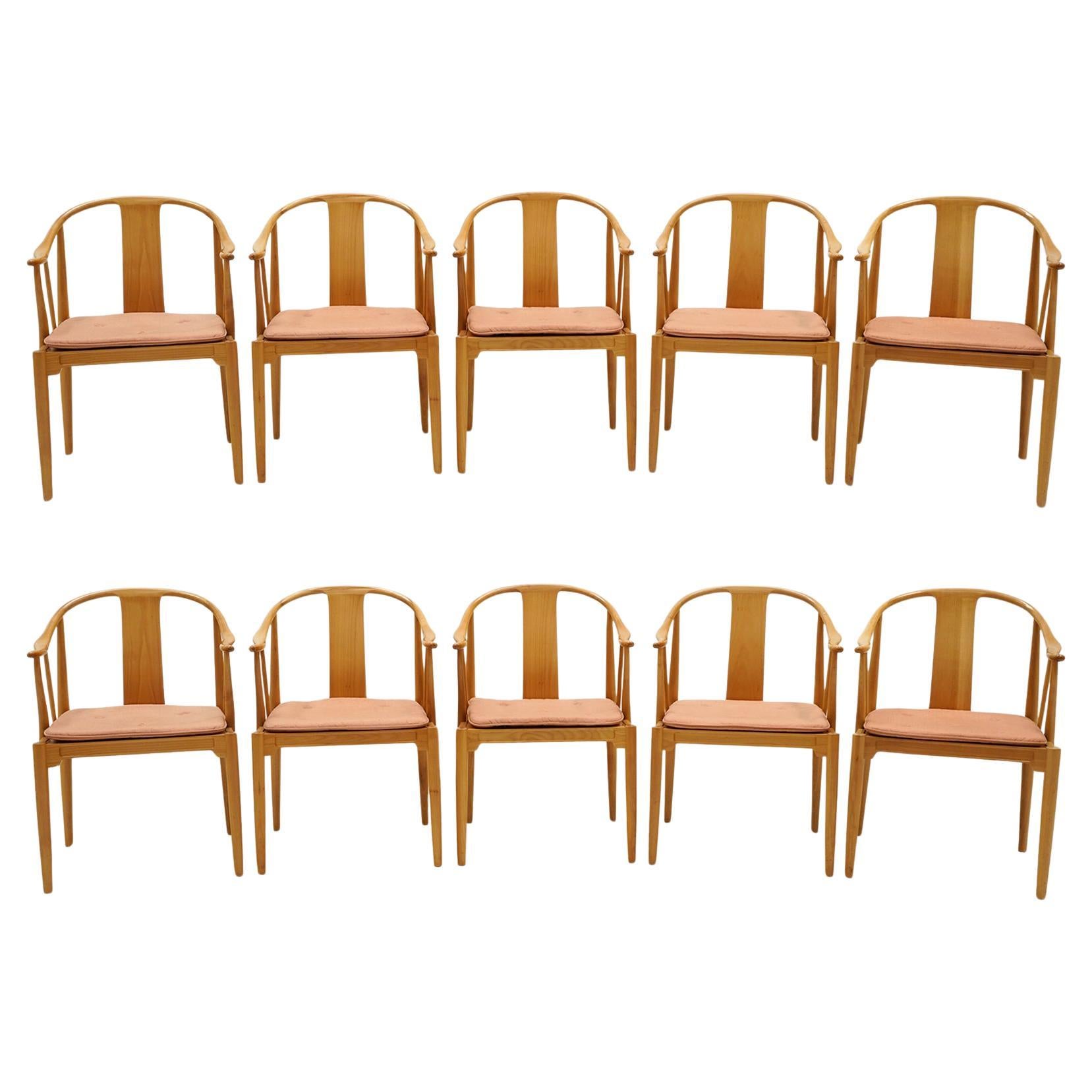 10 chaises de salle à manger chinoises de Hans Wagner. Production de 1982. Très peu utilisé. Signé. en vente
