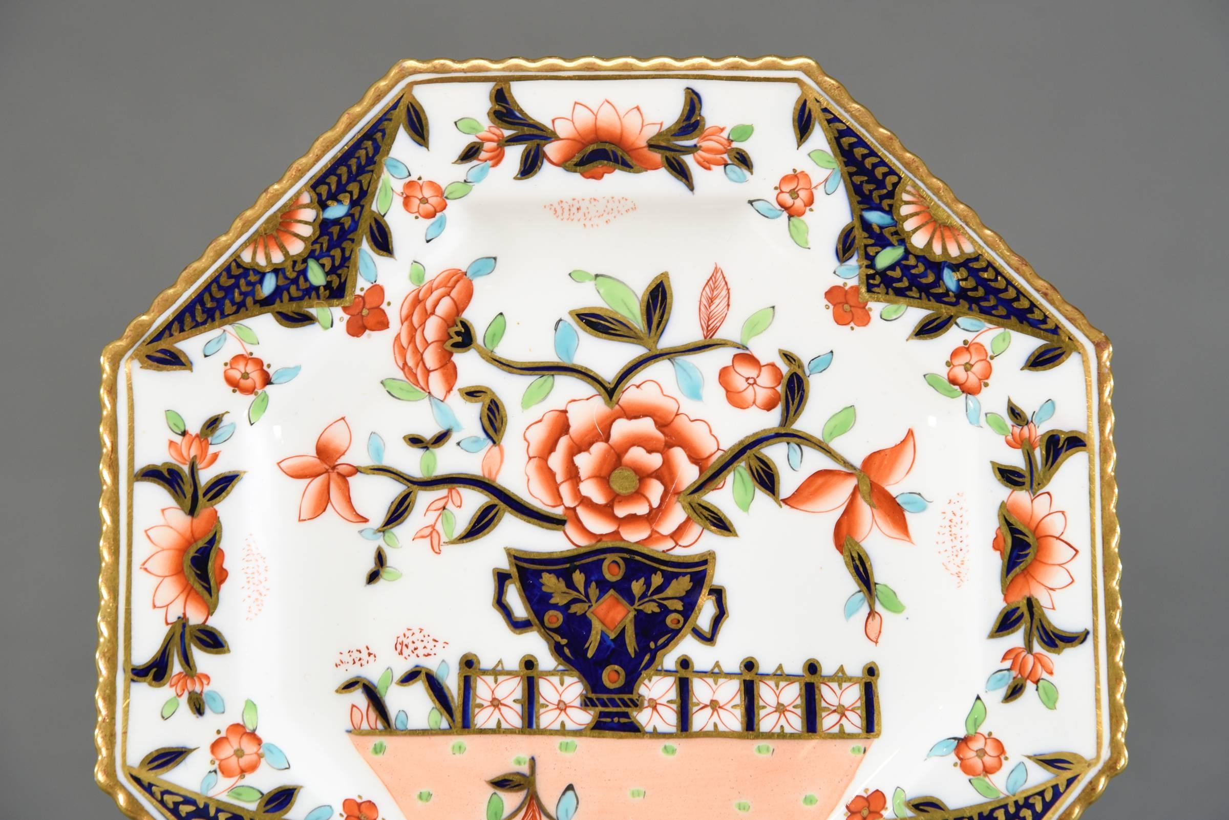 Anglais Dix assiettes à dessert octogonales Coalport en Imari, pouvement Esthétisme, datées de 1891 en vente