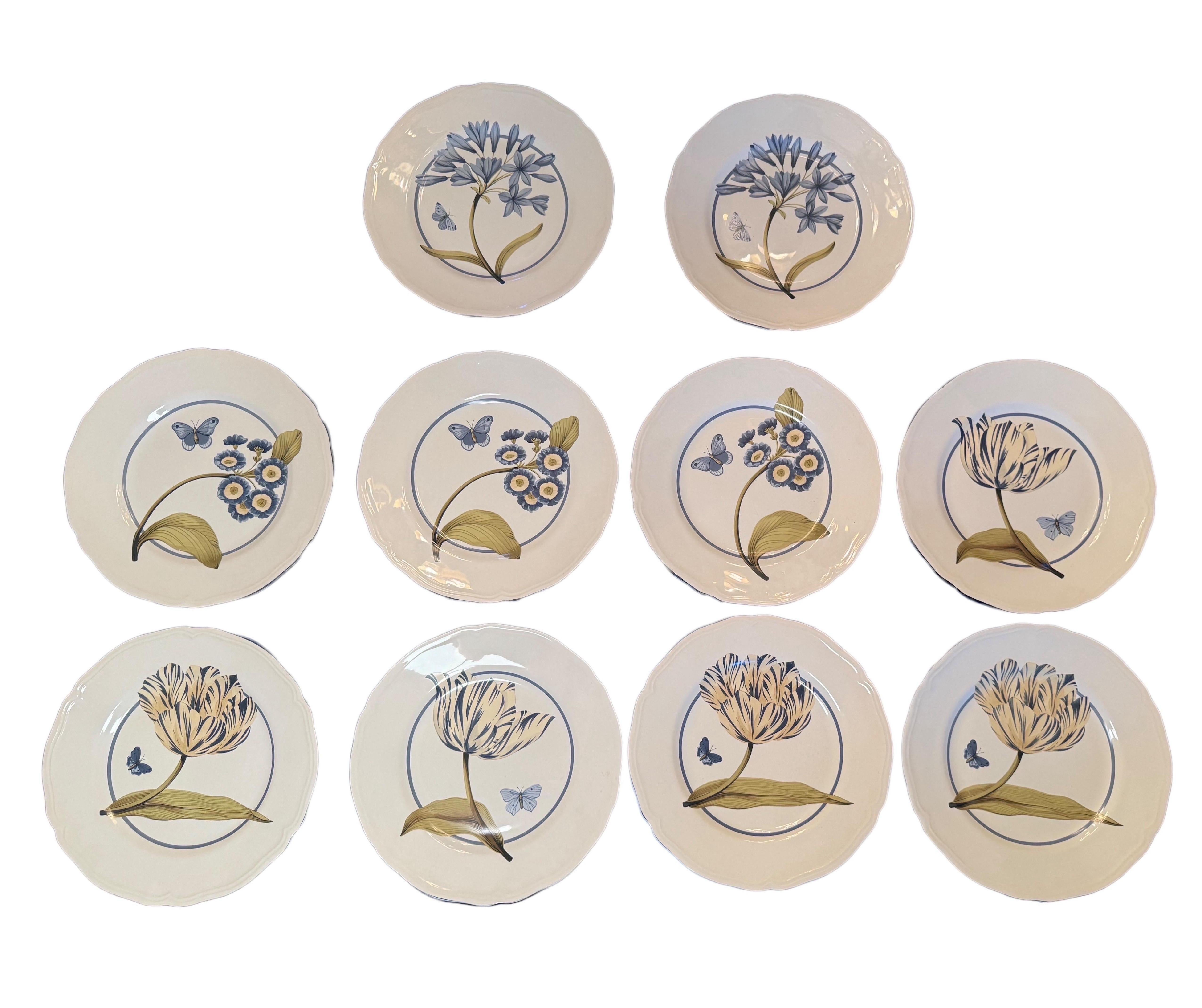 Juego de 10 platos Colefax & Fowler de 11 pulgadas, 
absolutamente precioso de Colefax y Fowler. Las placas están en muy buen estado, ya que se han utilizado principalmente para exponerlas. Son de un precioso tono blanco y el borde estriado,