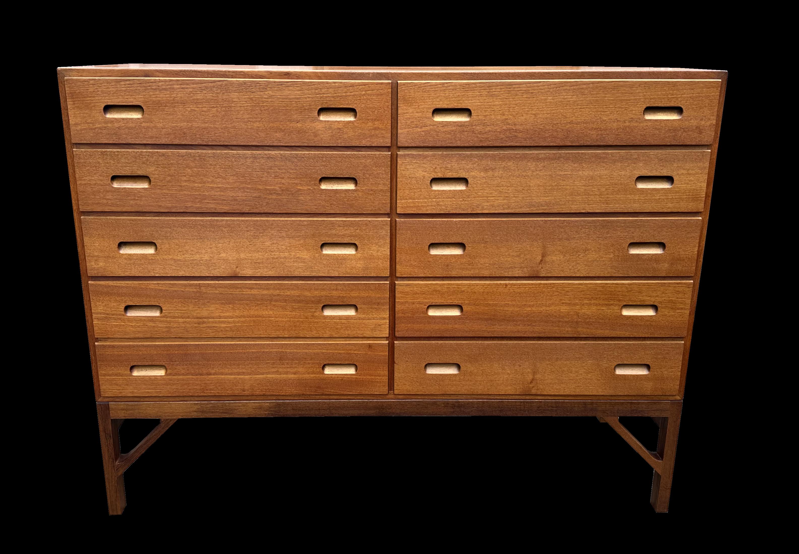 10 Drawer Teak Chest by Borge Mogensen for FDB Mobler In Good Condition For Sale In Little Burstead, Essex