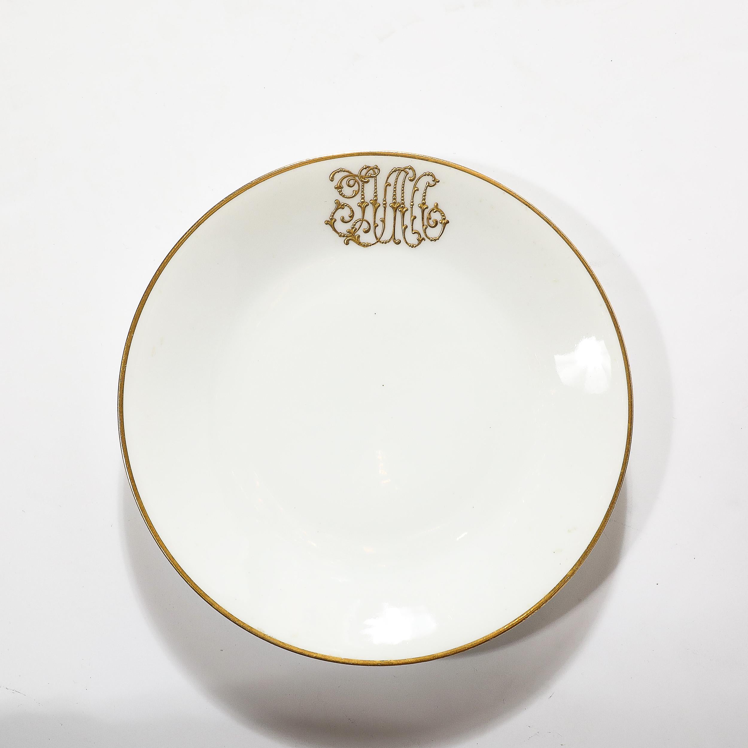 Français 10 Edwardian  Assiettes de déjeuner en porcelaine dorée avec monogramme signées Delinieres & Co. en vente