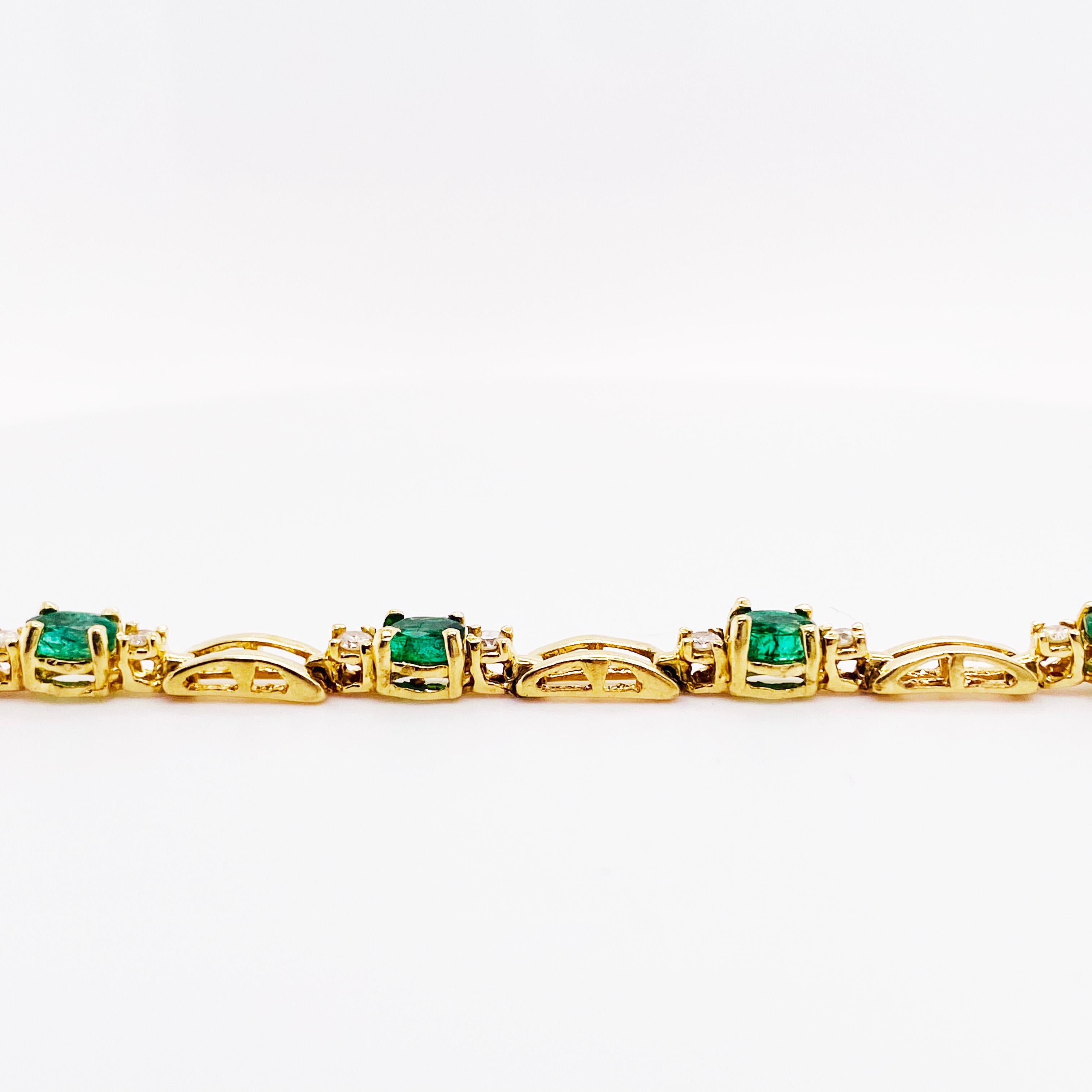 10 Emerald Bracelet with Diamonds 14 Karat Gold, 3.5 Carat Tennis Bracelet In New Condition In Austin, TX