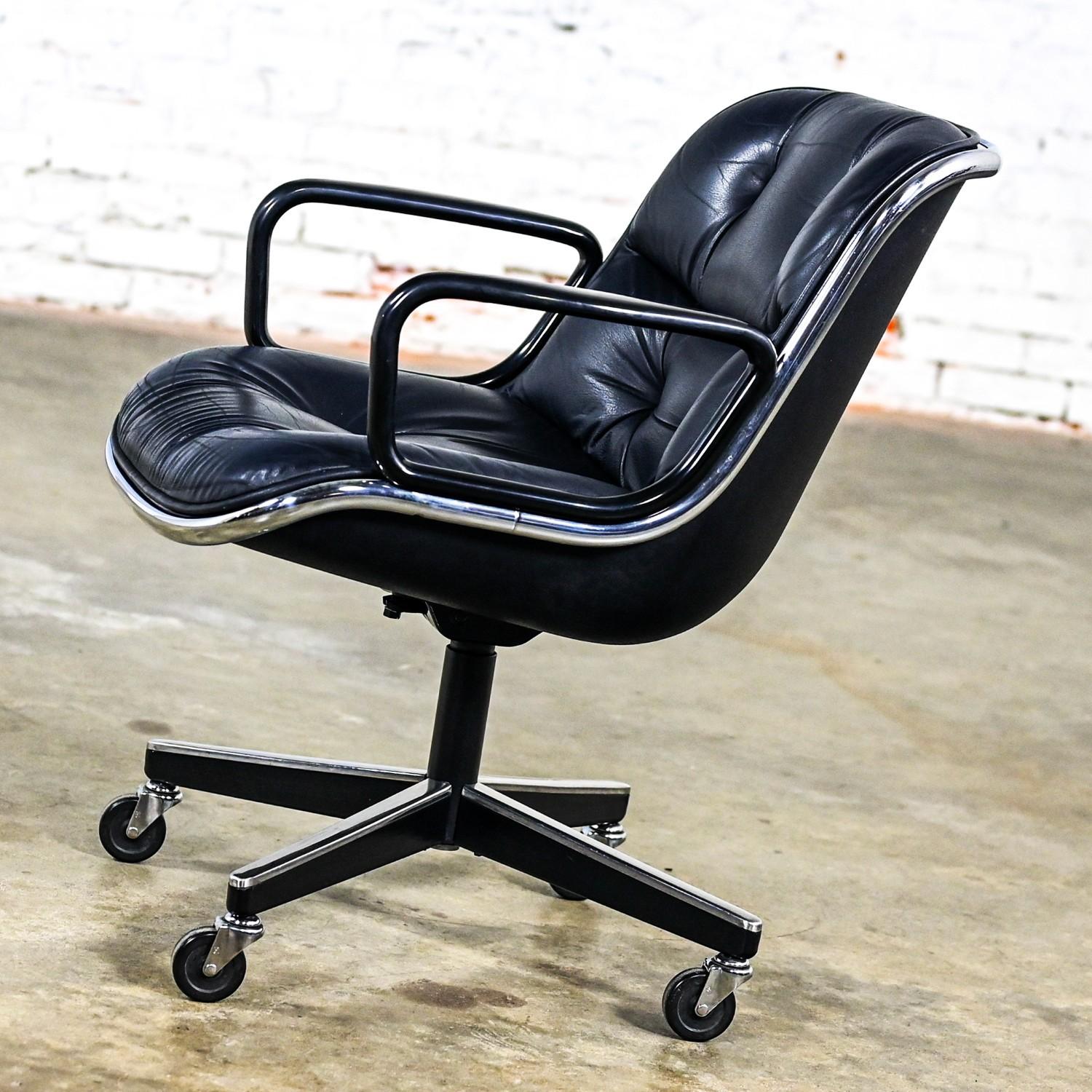10 Executive Armchairs by Charles Pollock for Knoll Black Leather & 4 Prong Base For Sale 5