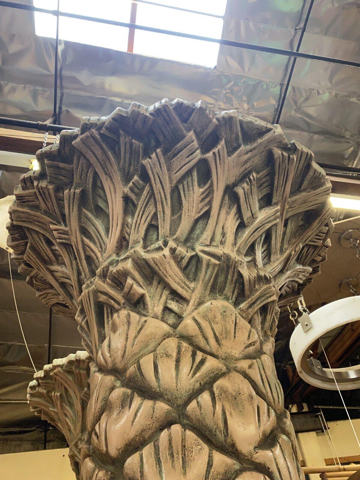 Colonne de palmiers Art Déco en fibre de verre de 10 pieds. Excellent état - En vente à Van Nuys, CA