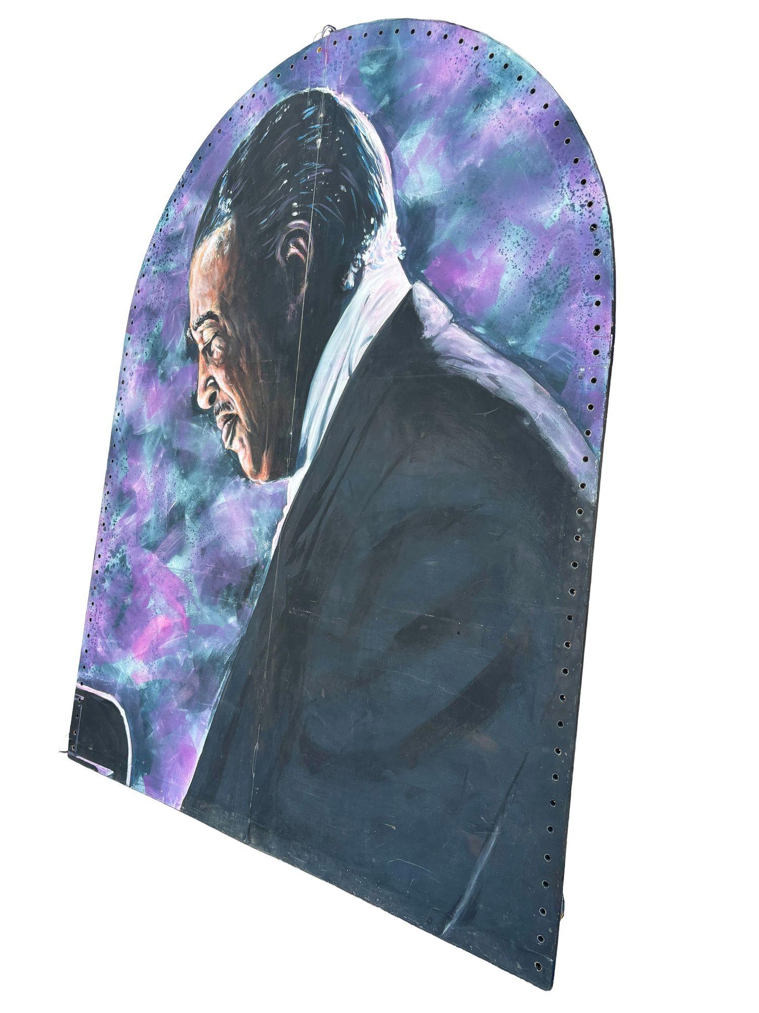 Grand portrait d'art de 10 pieds de haut de Count Profiles peint à l'huile sur une toile fixée à un paravent en bois présentant le profil latéral de Foldes sur un fond moderniste multicolore. Le dos du cadre est signé par Kenmark.

Ce grand paravent