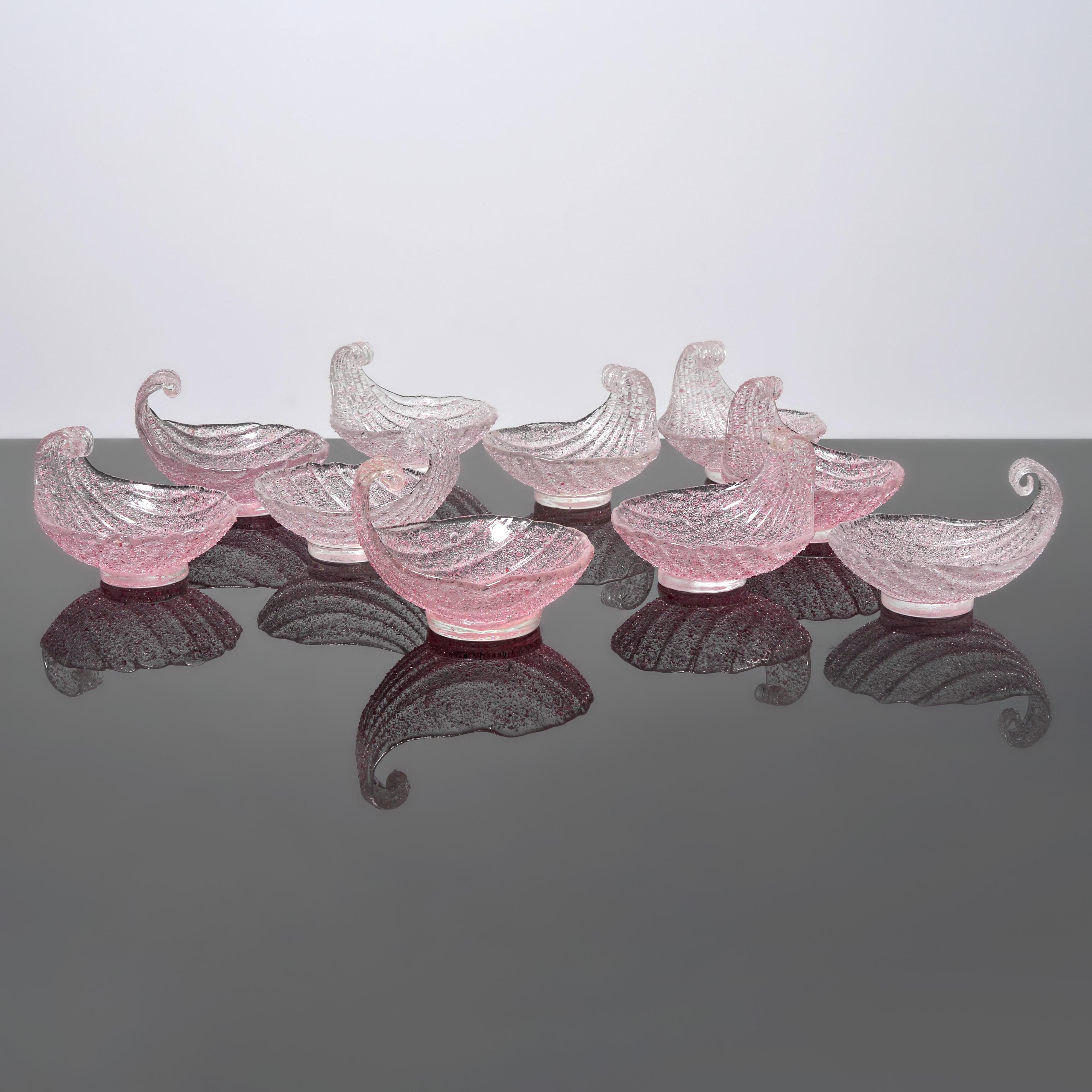 Artistics/Designer ; Fabricant : Fratelli Toso (Italie)
Marquage(s) ; notes : étiquette (1)
Matériaux : verre
Dimensions (H, L, P) : le plus grand : 4,5 