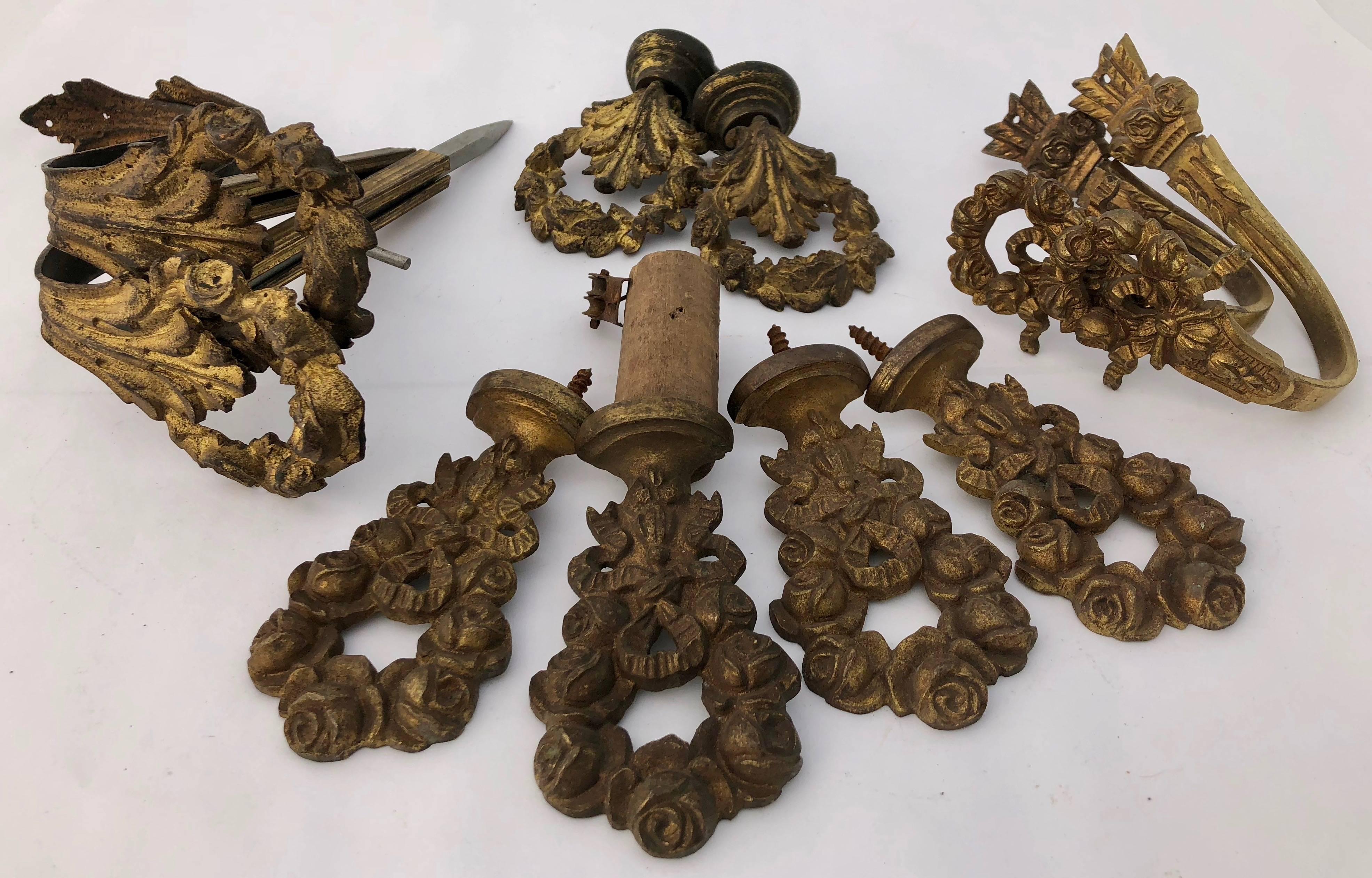 10 French Antique Brass Curtain Rod Ends and Tie Backs in Rose and Lace Designs In Good Condition For Sale In Petaluma, CA
